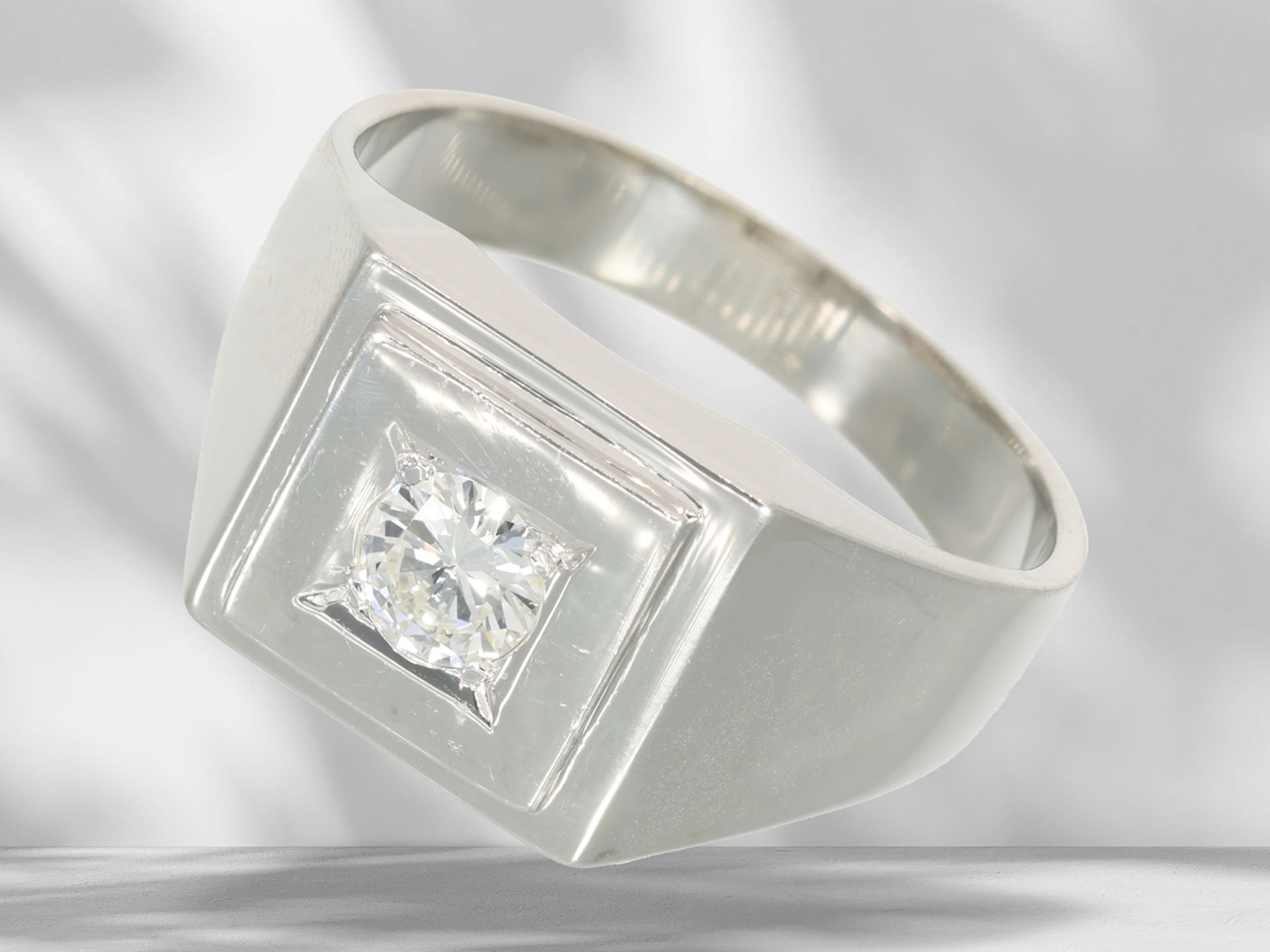 White gold vintage solitaire brilliant-cut diamond gold ring, brilliant-cut diamond of approx. 0.45c