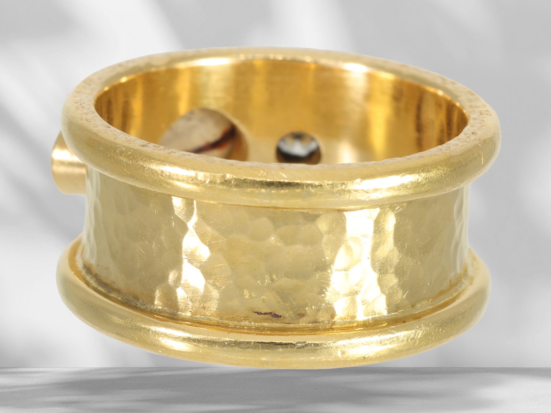 Ring: Hochkarätiger, aufwendig gestalteter Black-Opal/Brillant-Goldschmiedering, unikate Handarbeit - Bild 6 aus 6