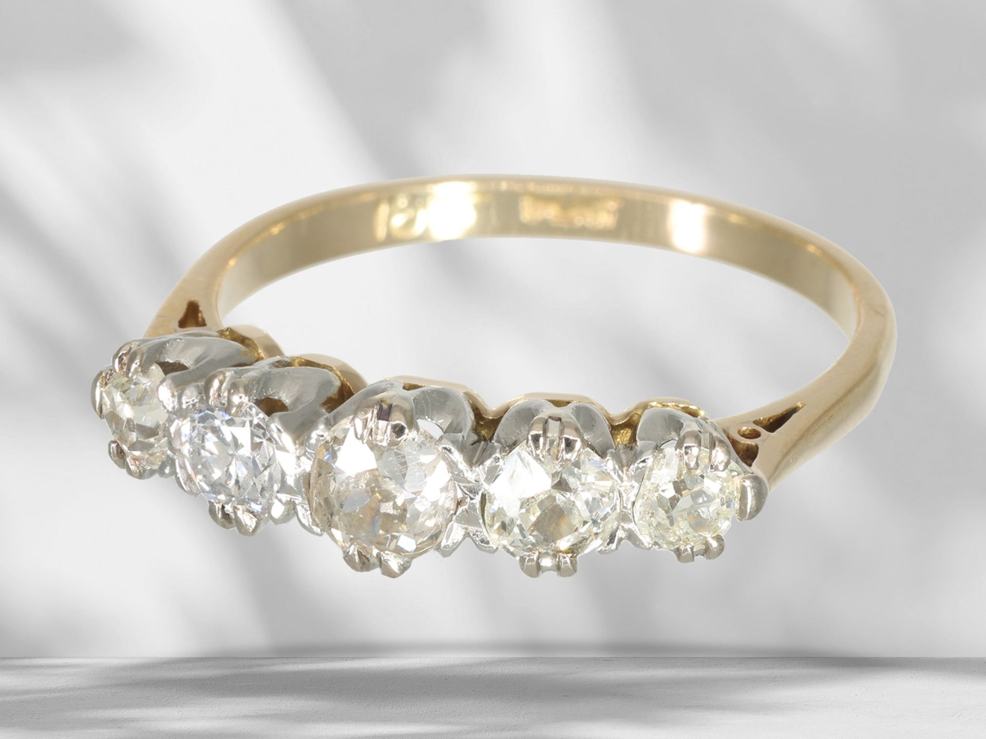 Ring: feiner antiker Diamant-Goldschmiedering, ca. 0,9ct - Bild 2 aus 3