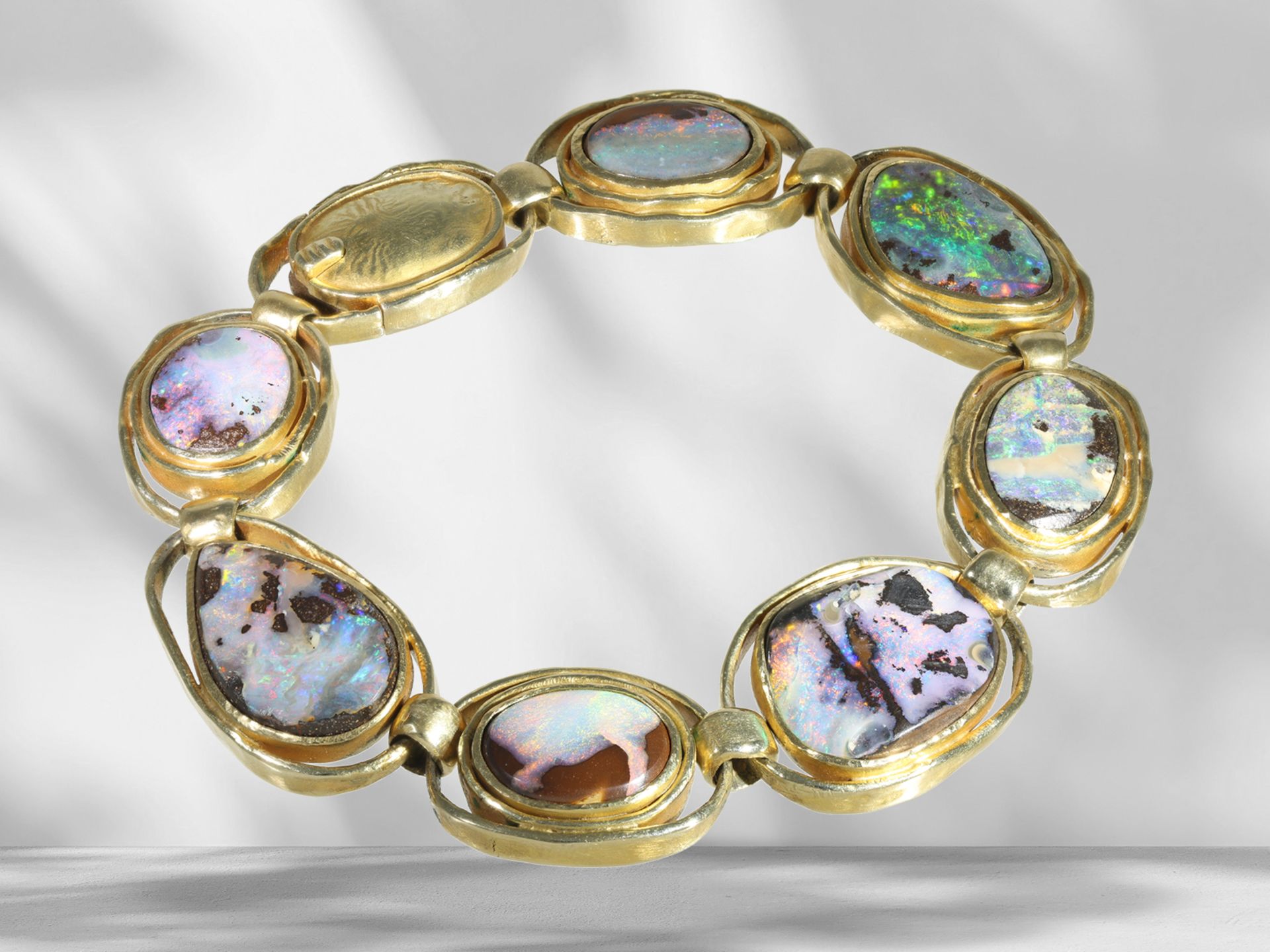 Bracelet: handmade, unique opal goldsmith bracelet in 14K yellow gold - Image 6 of 7
