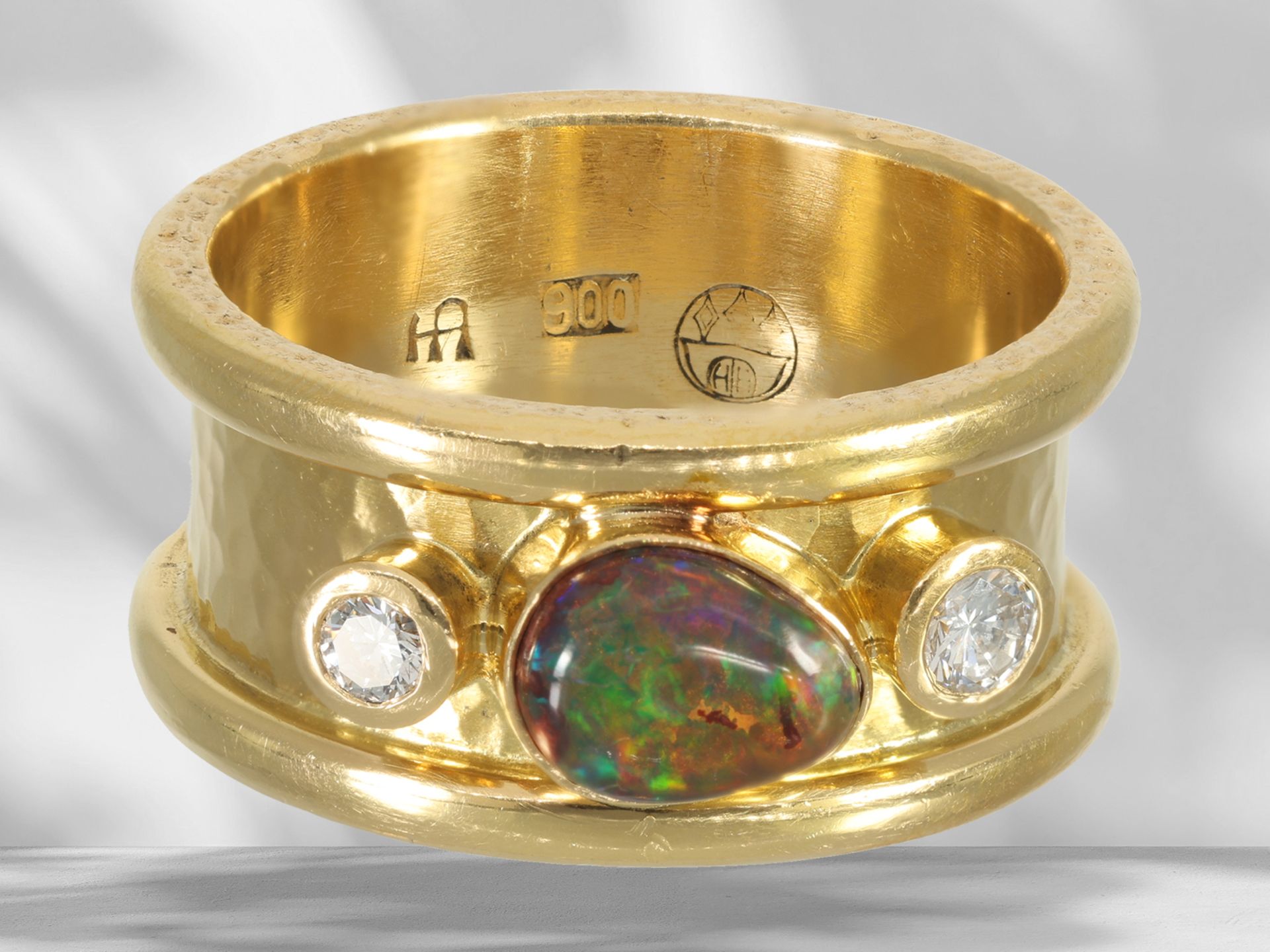 Ring: Hochkarätiger, aufwendig gestalteter Black-Opal/Brillant-Goldschmiedering, unikate Handarbeit - Bild 3 aus 6