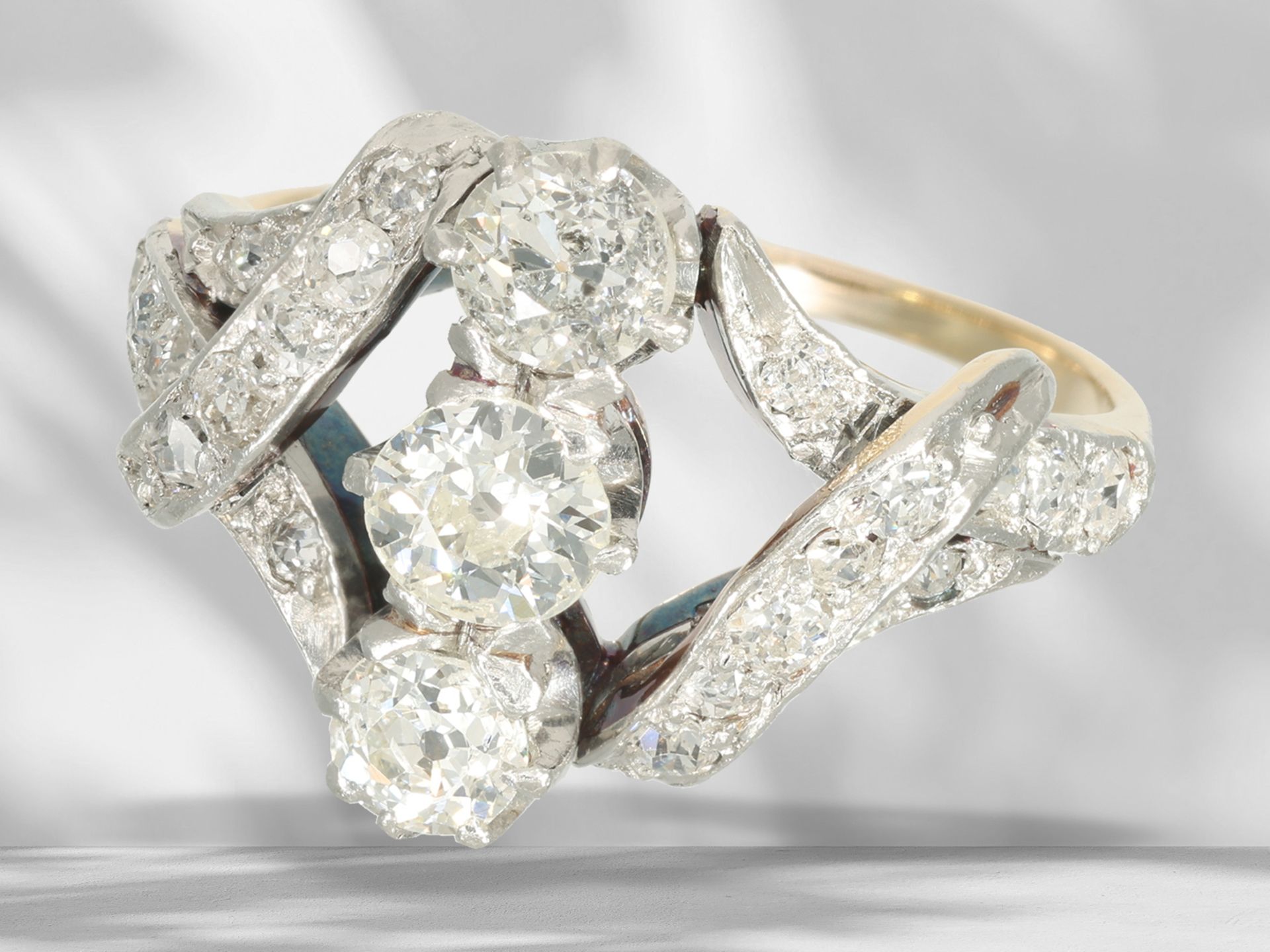 Ring: antiker Goldschmiedering mit Altschliffdiamanten, ca. 1,4ct - Bild 2 aus 4