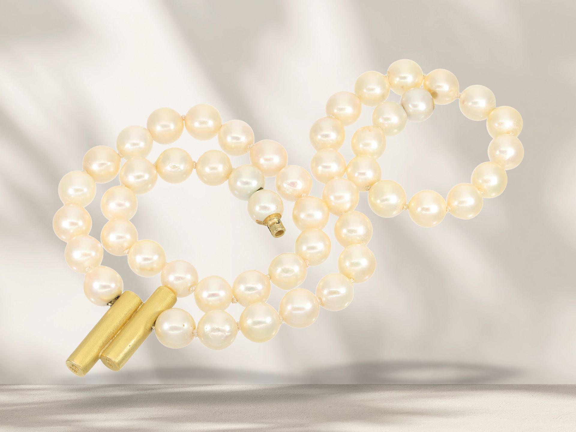Chain/necklace: beautiful cultured pearl necklace with centrepiece in 900 gold, handwork - Image 3 of 3