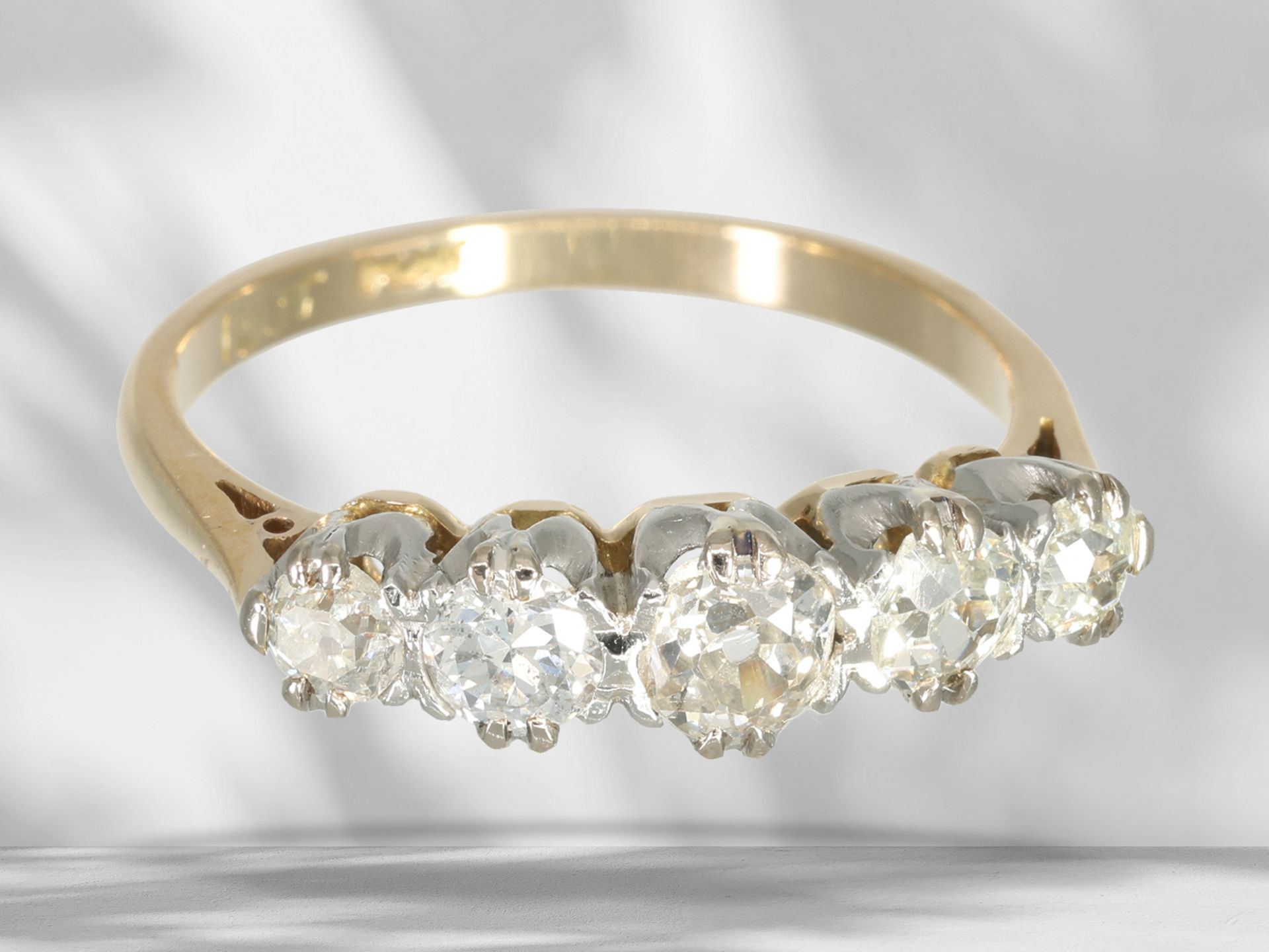 Ring: feiner antiker Diamant-Goldschmiedering, ca. 0,9ct - Bild 3 aus 3