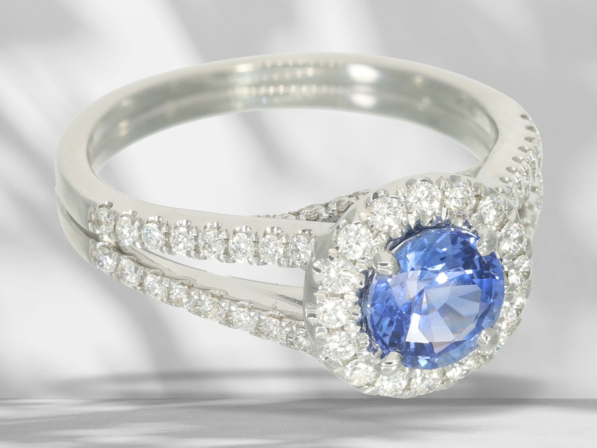 Ring: elegant sapphire/brilliant-cut diamond white gold ring, approx. 1.64ct - Image 3 of 5