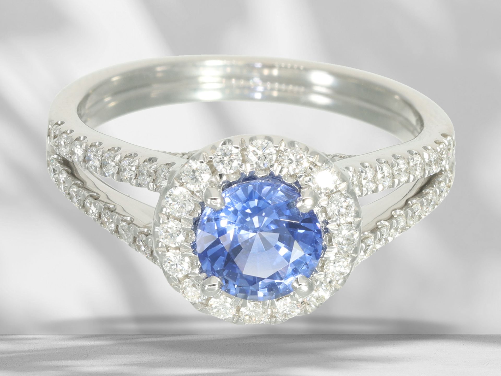 Ring: elegant sapphire/brilliant-cut diamond white gold ring, approx. 1.64ct - Image 4 of 5