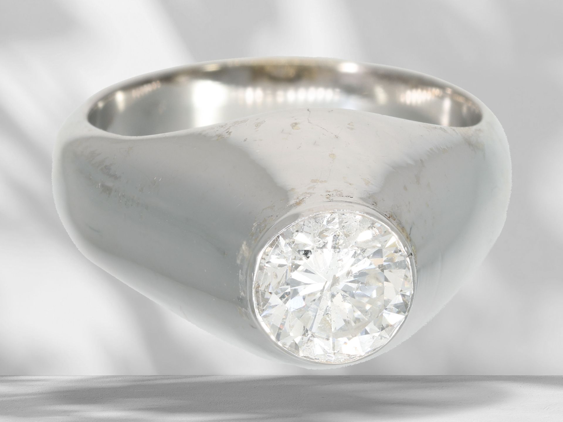 Ring: Sehr solide gefertigter Solitär-Brillant-Goldschmiedering, Brillant von ca. 1,4ct - Bild 3 aus 4