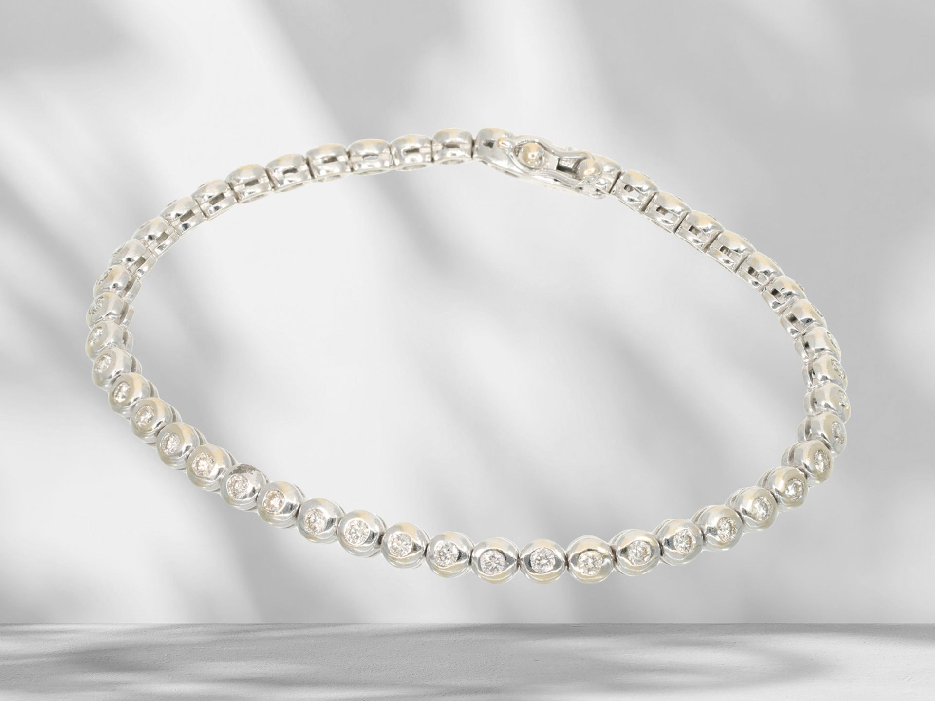 Bracelet: high-quality, handcrafted tennis bracelet with brilliant-cut diamonds, approx. 1.26ct