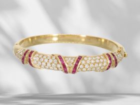 Hochwertiger Designer-Armreif mit schönen Brillanten/Diamanten-und Rubinbesatz, ca. 3,42ct, 18K Gold