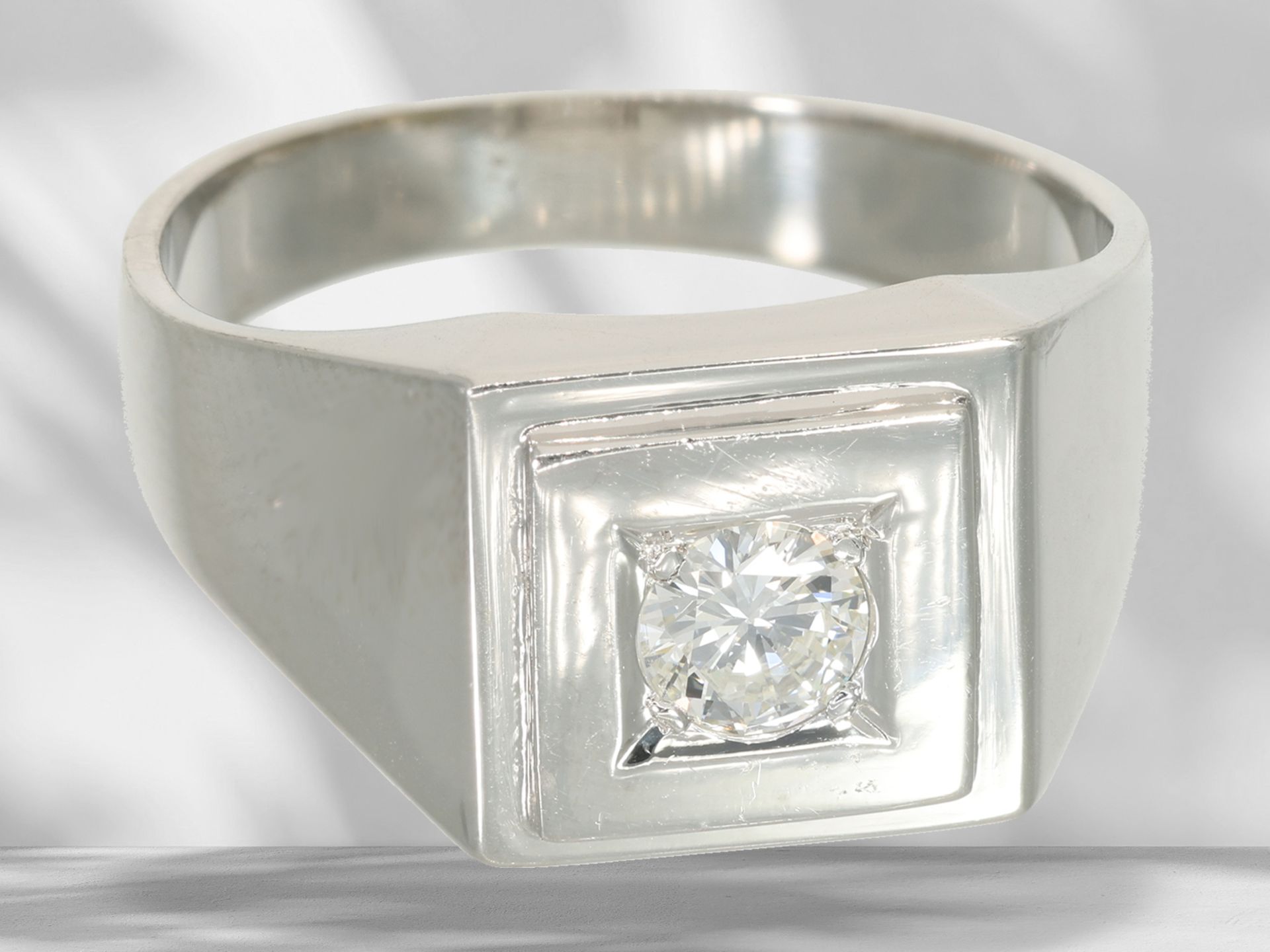 White gold vintage solitaire brilliant-cut diamond gold ring, brilliant-cut diamond of approx. 0.45c - Image 3 of 4