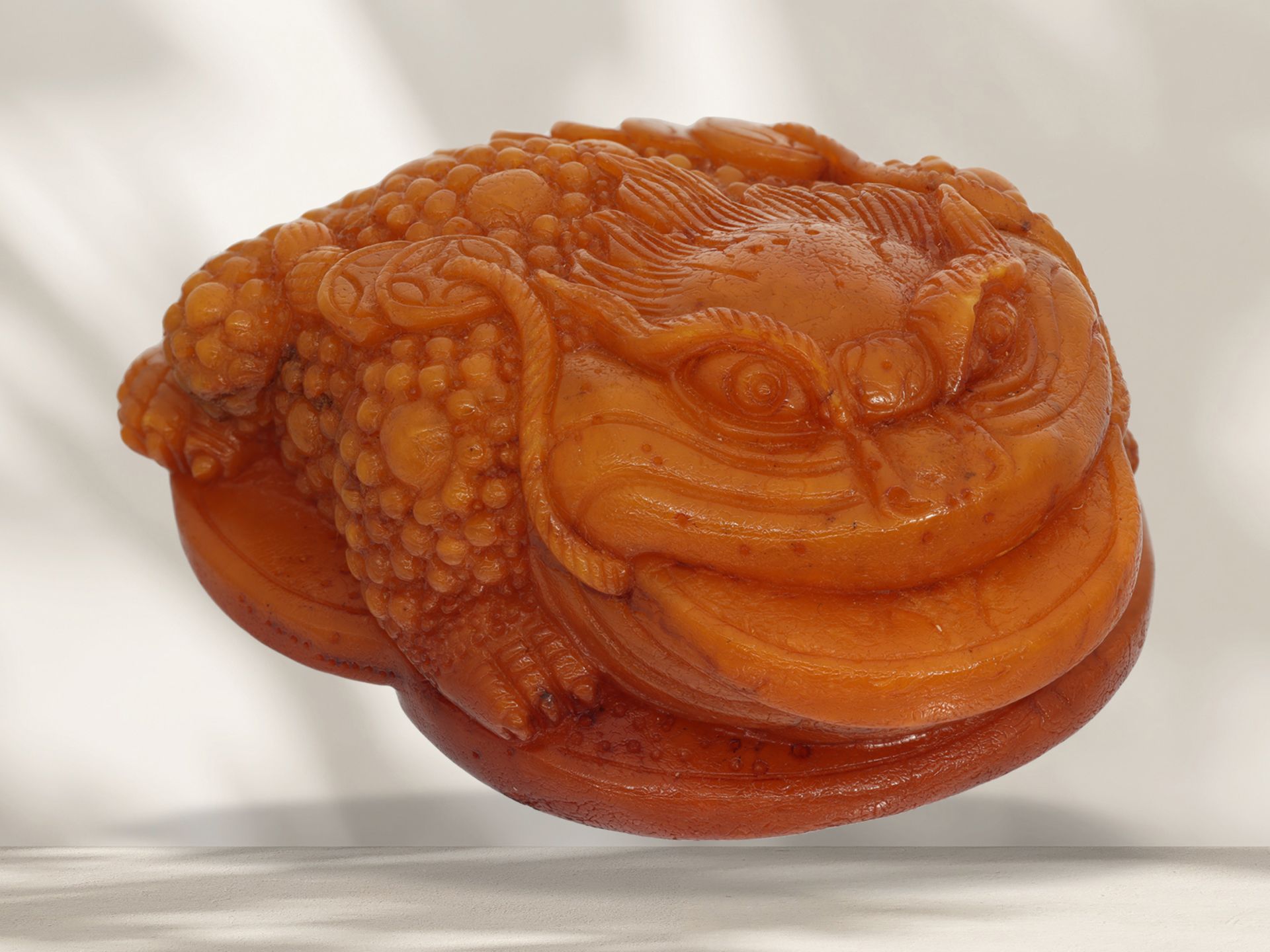 Figure/carving: Asian teak/amber carving, "Money frog/Feng Shui" motif