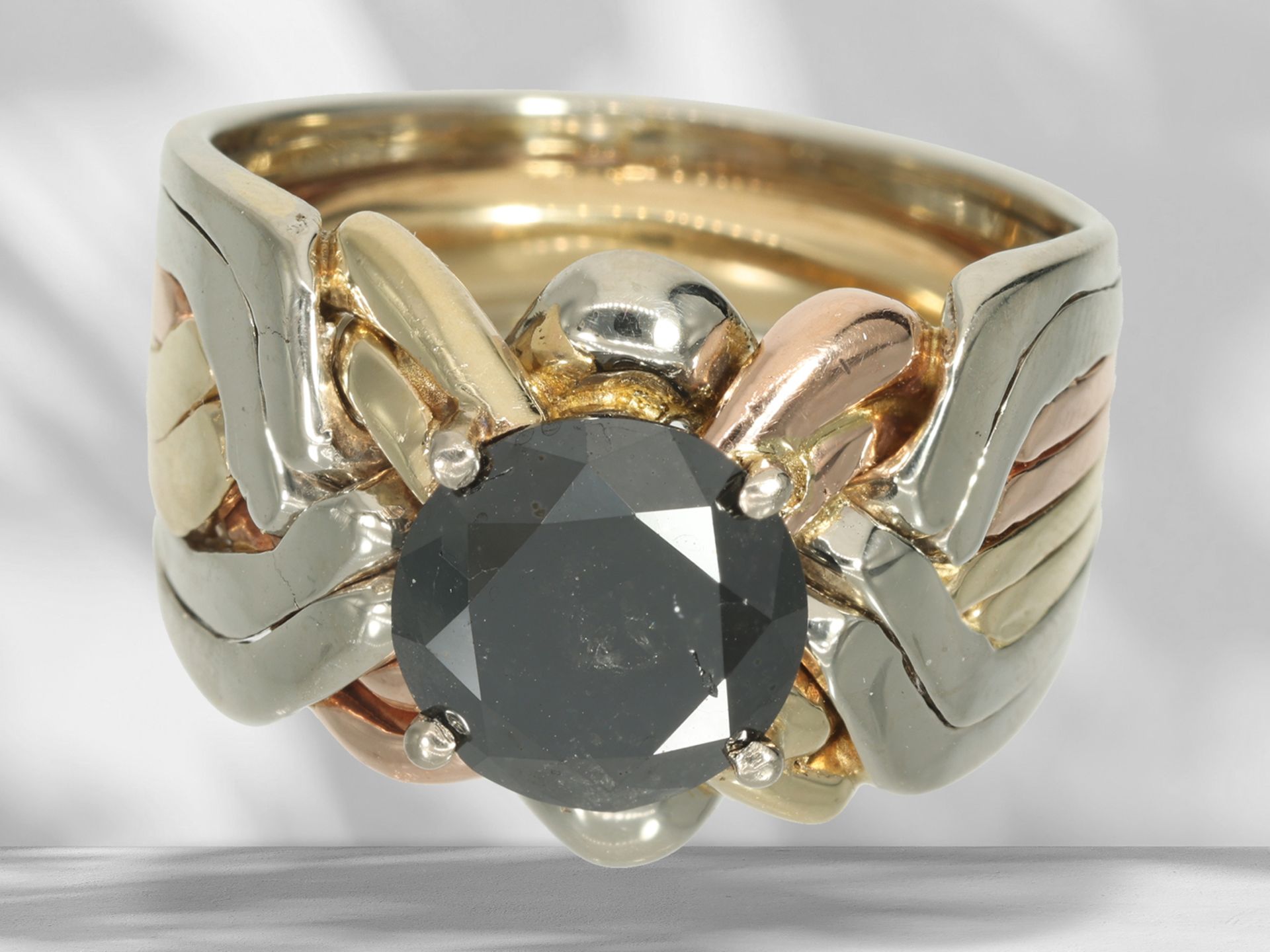 Exceptional and interestingly crafted brilliant-cut diamond gold ring, so-called puzzle ring, approx - Image 2 of 4