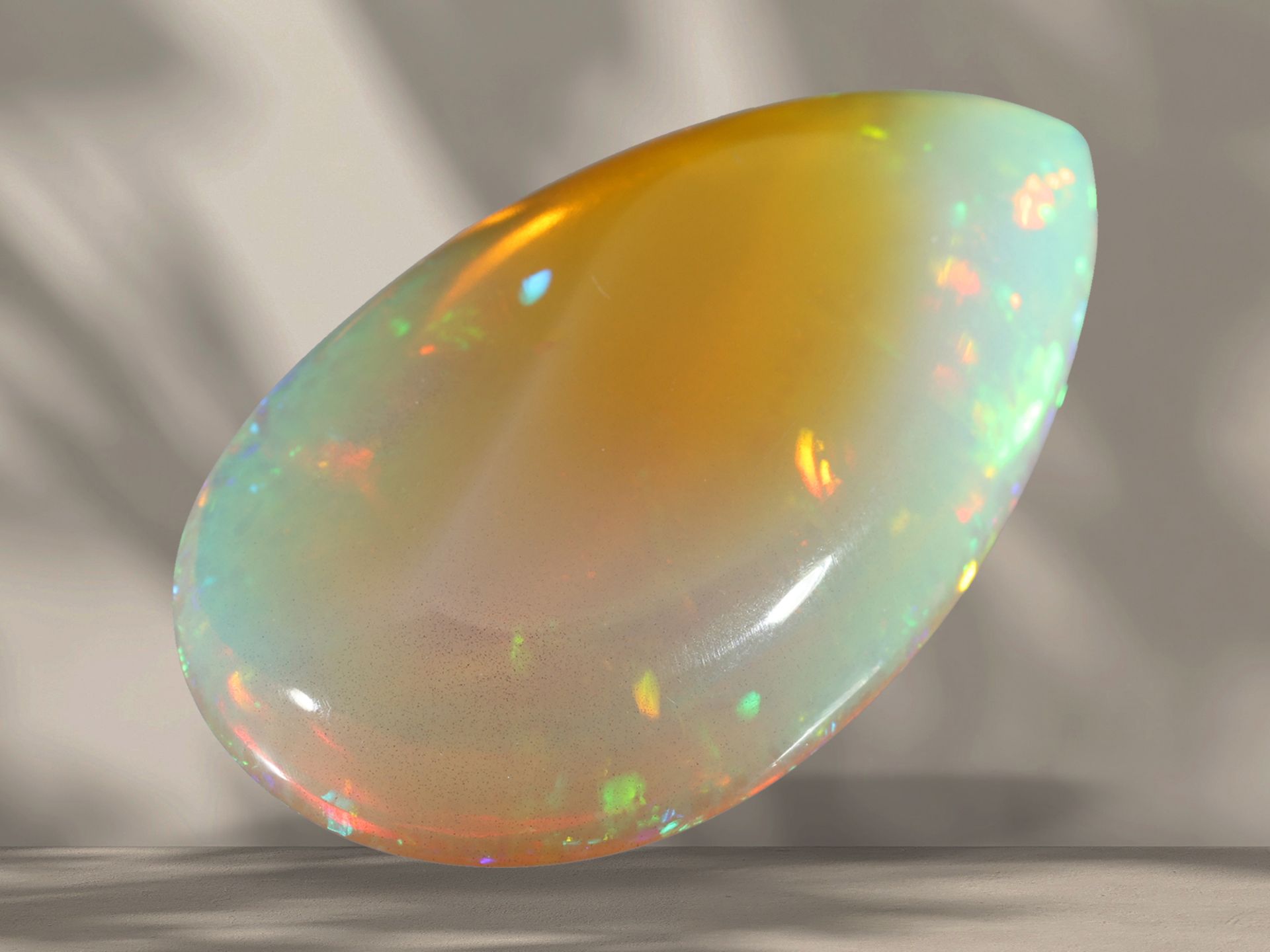 Opal of approx. 30ct in drop shape with interesting play of colours - Image 5 of 5