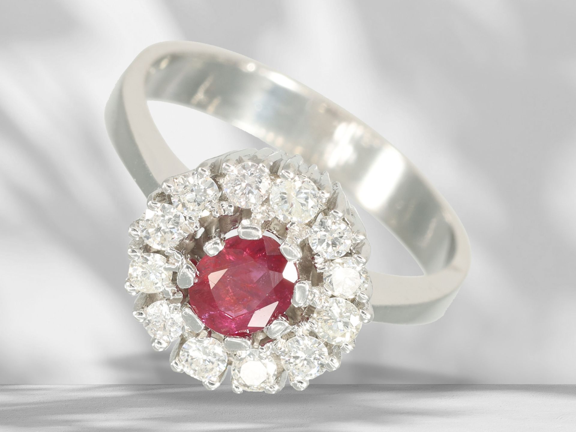 Ring: white gold vintage ruby/brilliant-cut diamond gold ring
