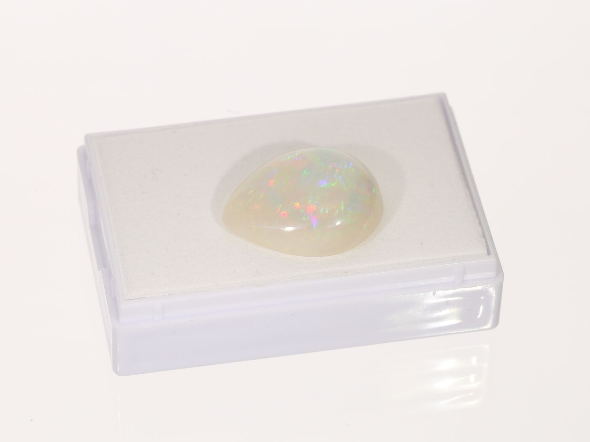Opal: Schöner Opal-Cabochon in Tropfenform und mit schönem Farbspiel, 14,3ct - Bild 2 aus 2