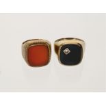 Ring: 2 goldene vintage Herrenringe mit Karneol sowie Onyx und einem farblosen Stein