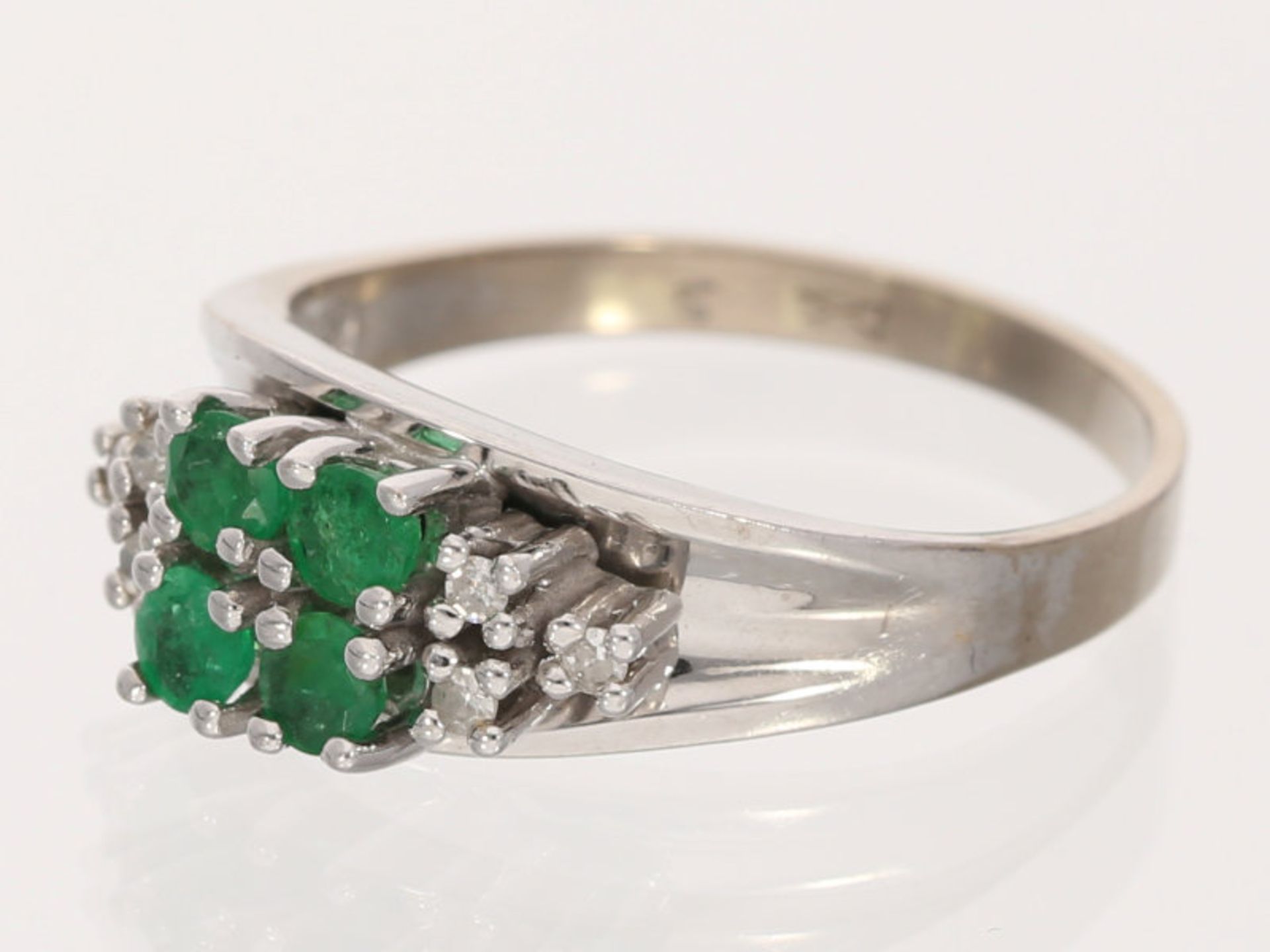 Ring: vintage Smaragd/Diamant-Goldschmiedering aus 14K Weißgold - Bild 2 aus 3