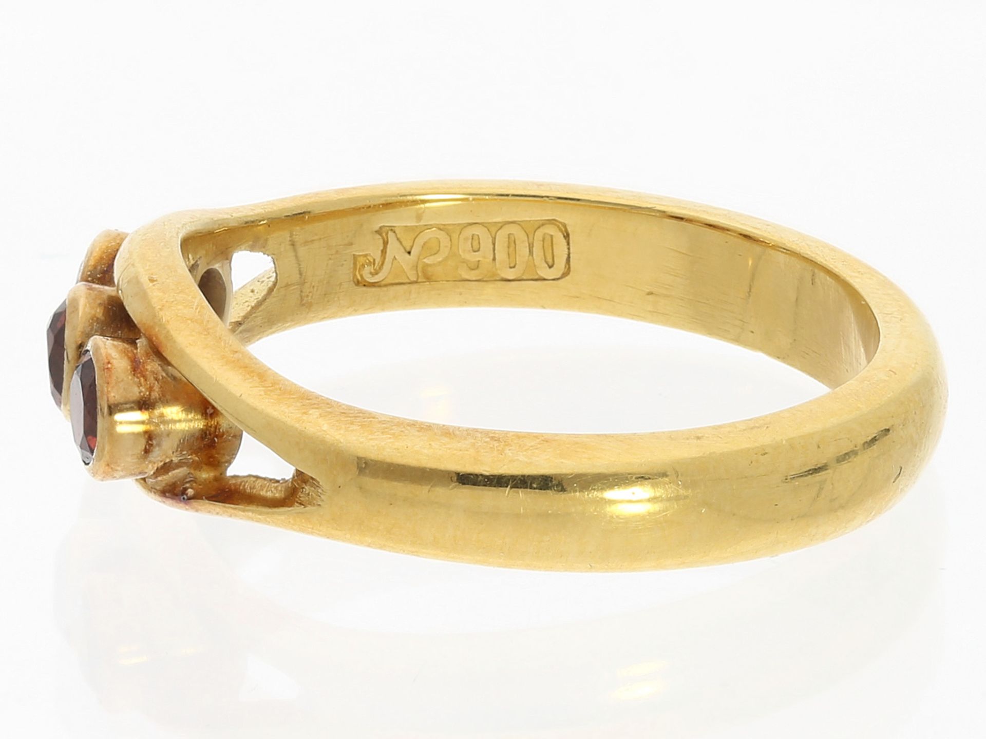 Ring: antiker handgearbeiteter Goldschmiedering mit Farbsteinen - Image 2 of 3