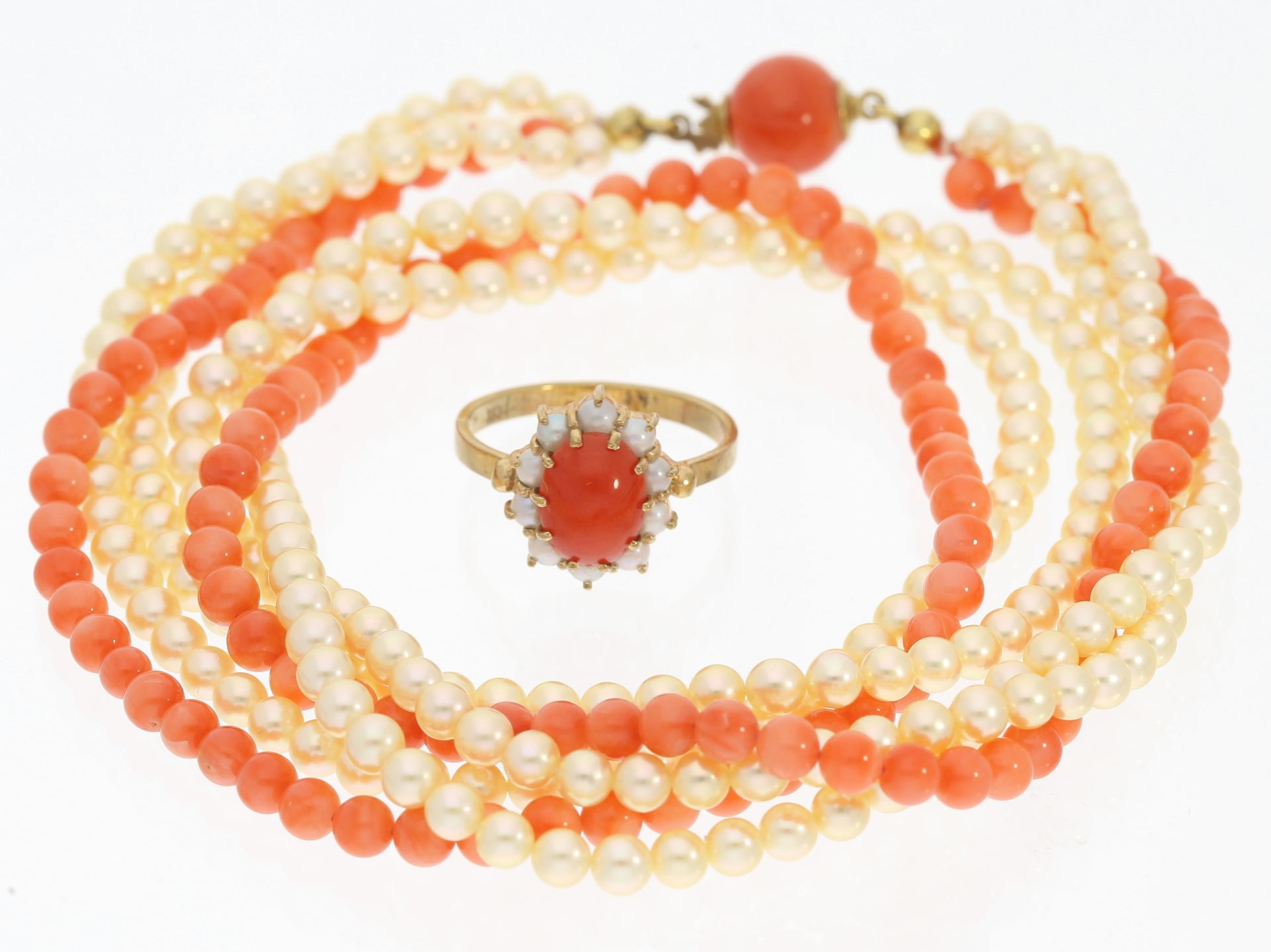 Kette/Collier/Ring: mehrreihiges vintage Perlen/Korallen-Collier mit passendem Ring - Bild 3 aus 3