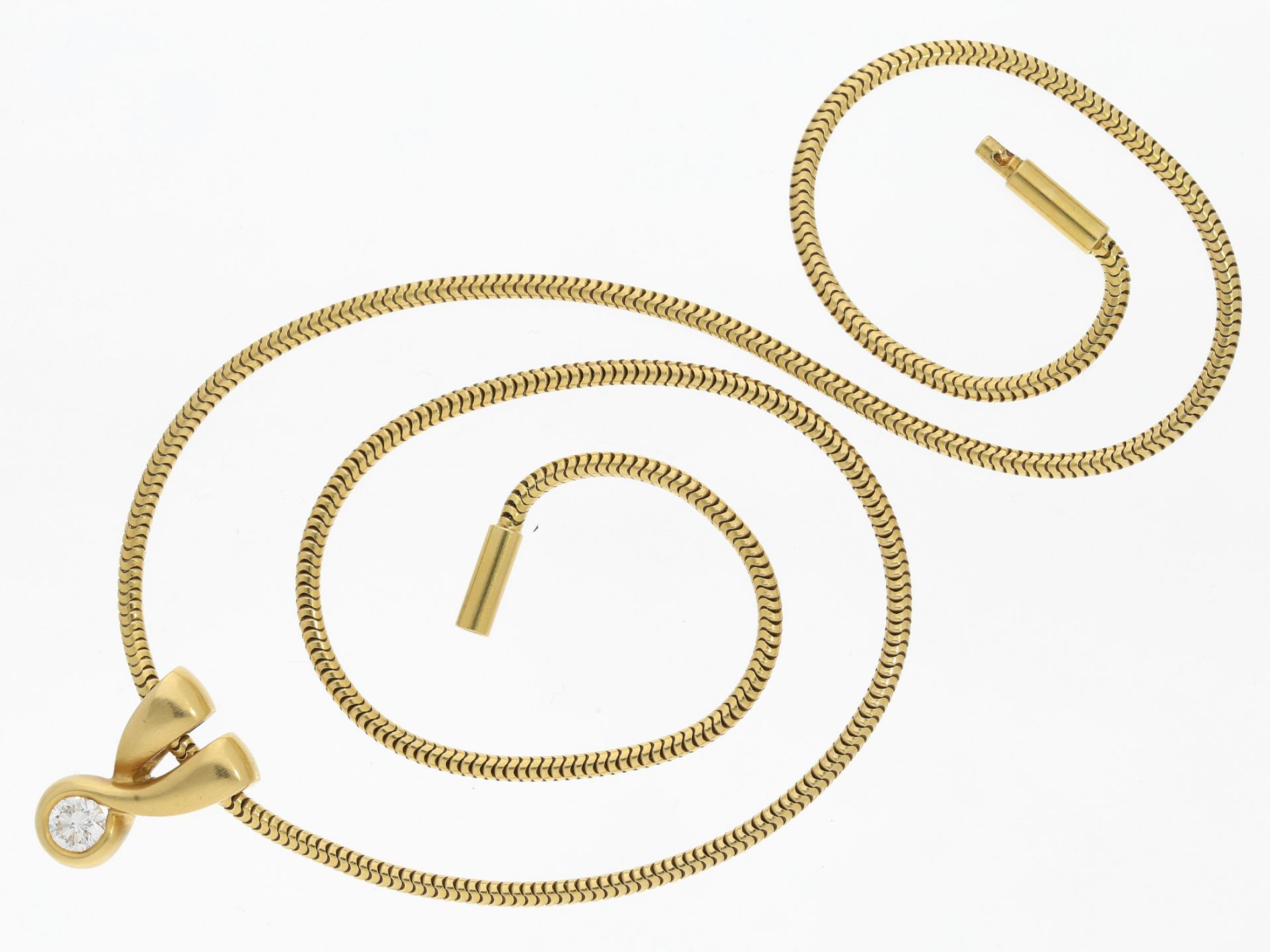 Kette/Collier: moderne Schlangenkette mit hochwertigem Solitär-Brillant-Goldschmiedeanhänger, ca. 0, - Bild 2 aus 3