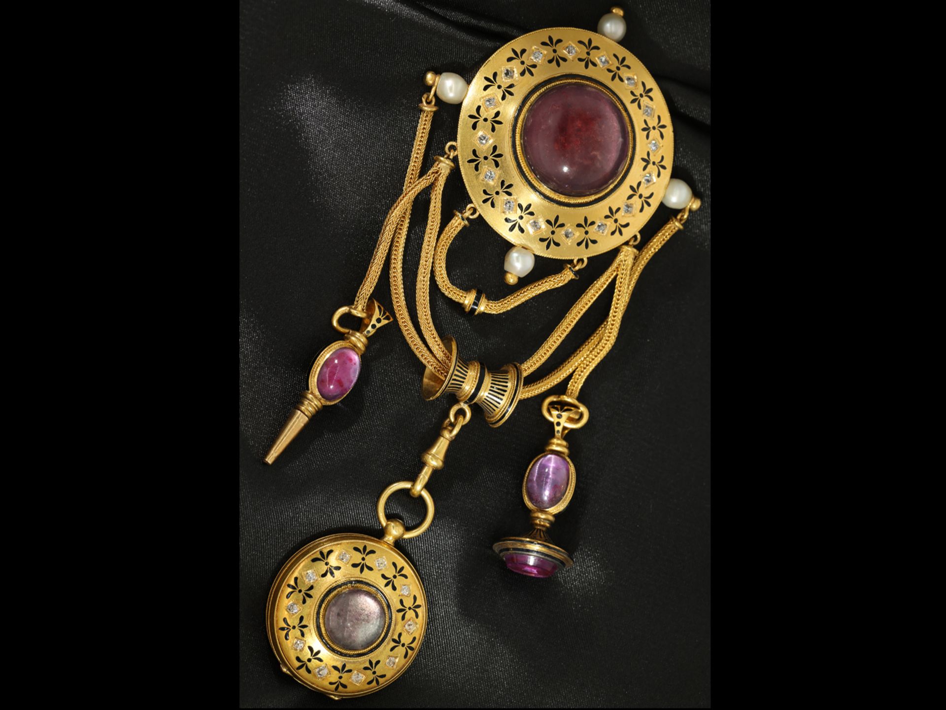 Pendant watch: extremely rare gold/enamel chatelaine watch "Etruscan Revival", Mellerio dits Meller  - Image 7 of 7