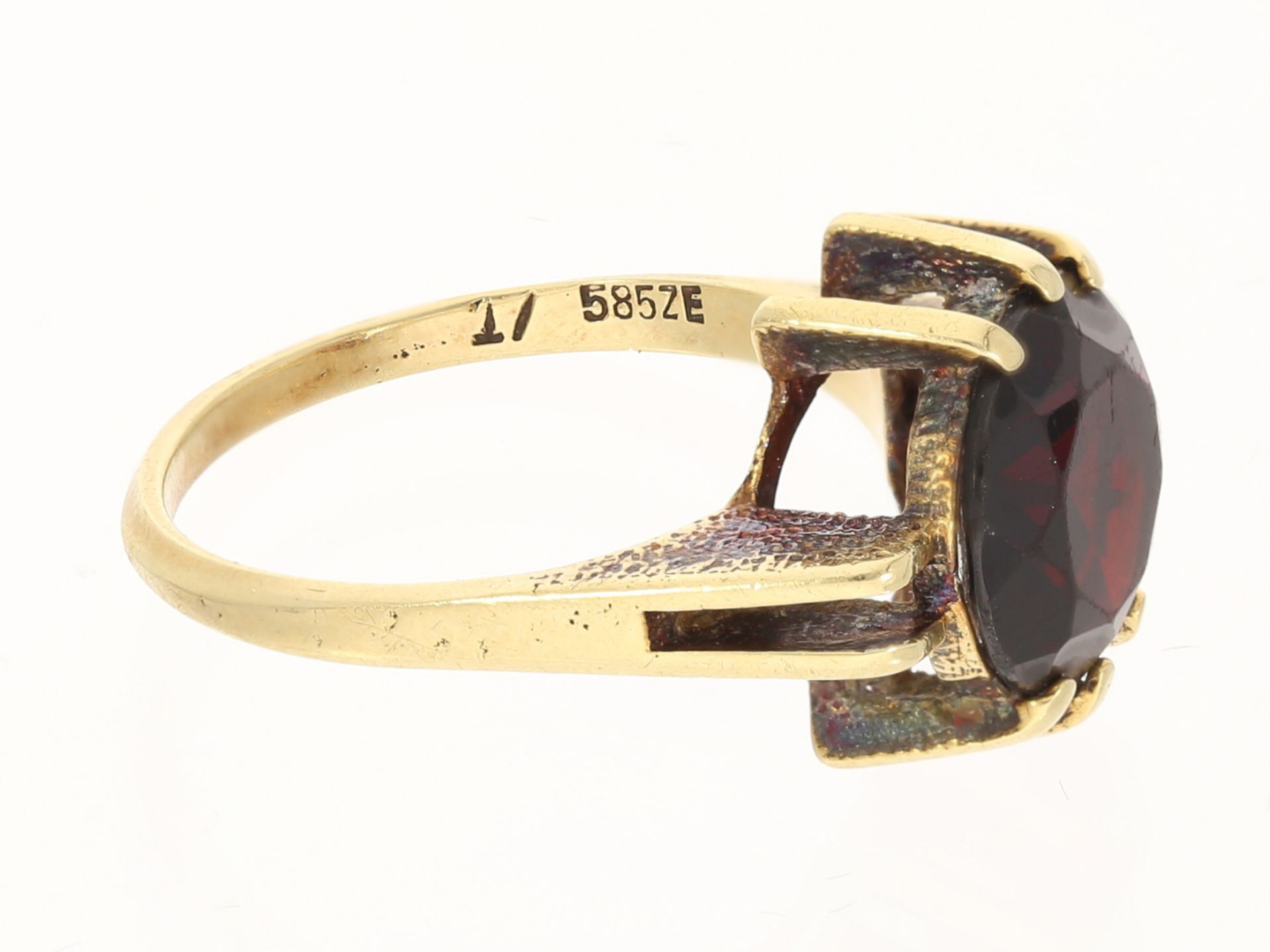 Ring: alter Goldschmiedering mit Granat - Bild 2 aus 3