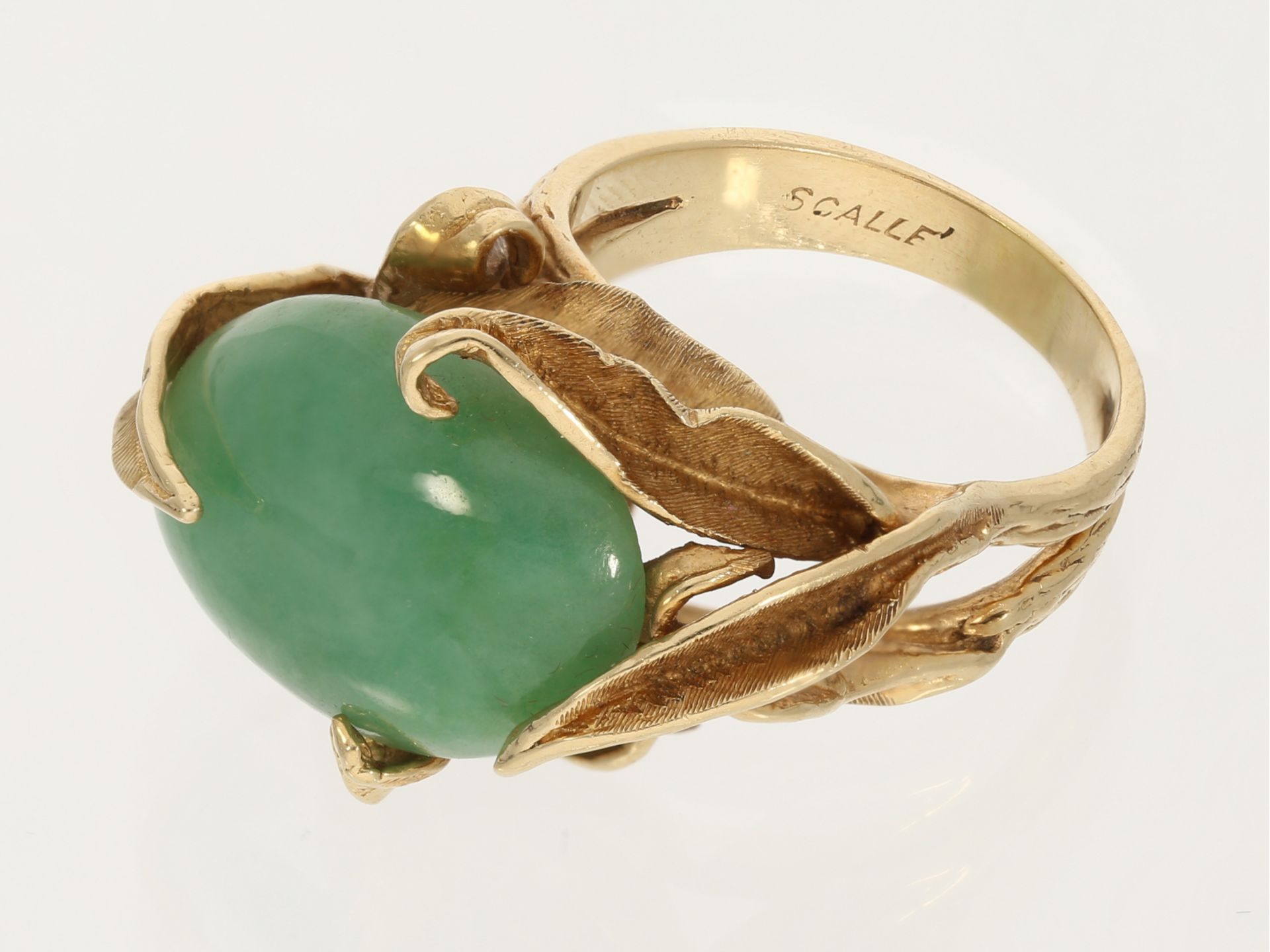 Ring: ausgefallener und interessant gearbeiteter vintage Designer-Ring, 14K Gold mit Jade - Image 2 of 4
