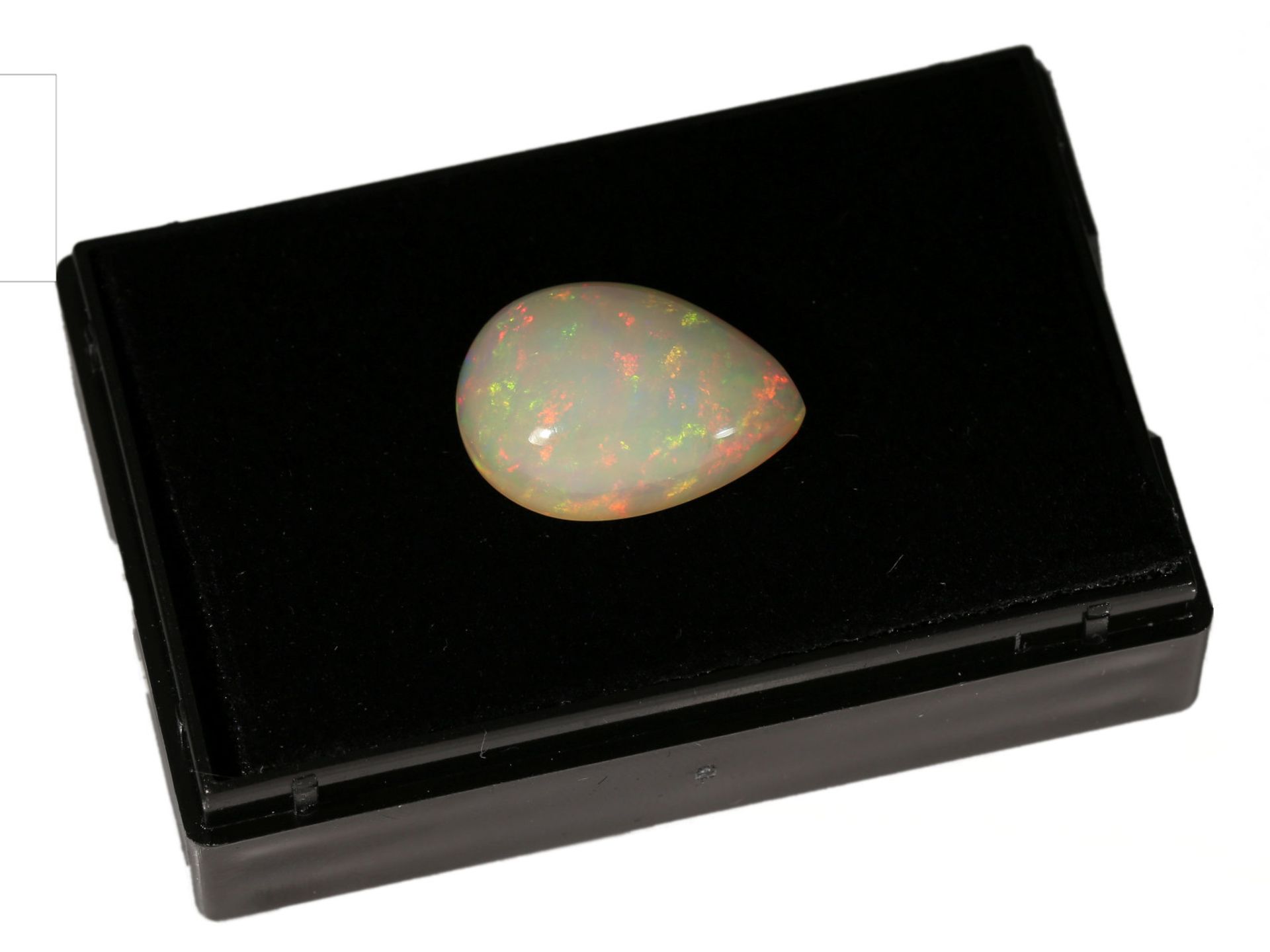 Opal: schöner schillernder Opal von ca. 8,4ct, mit Zertifikat