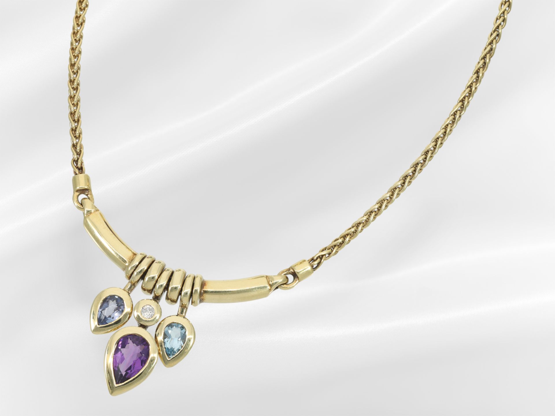 Necklace/earrings: vintage centrepiece necklace with coloured stones and brilliant-cut diamonds, mat - Image 2 of 6