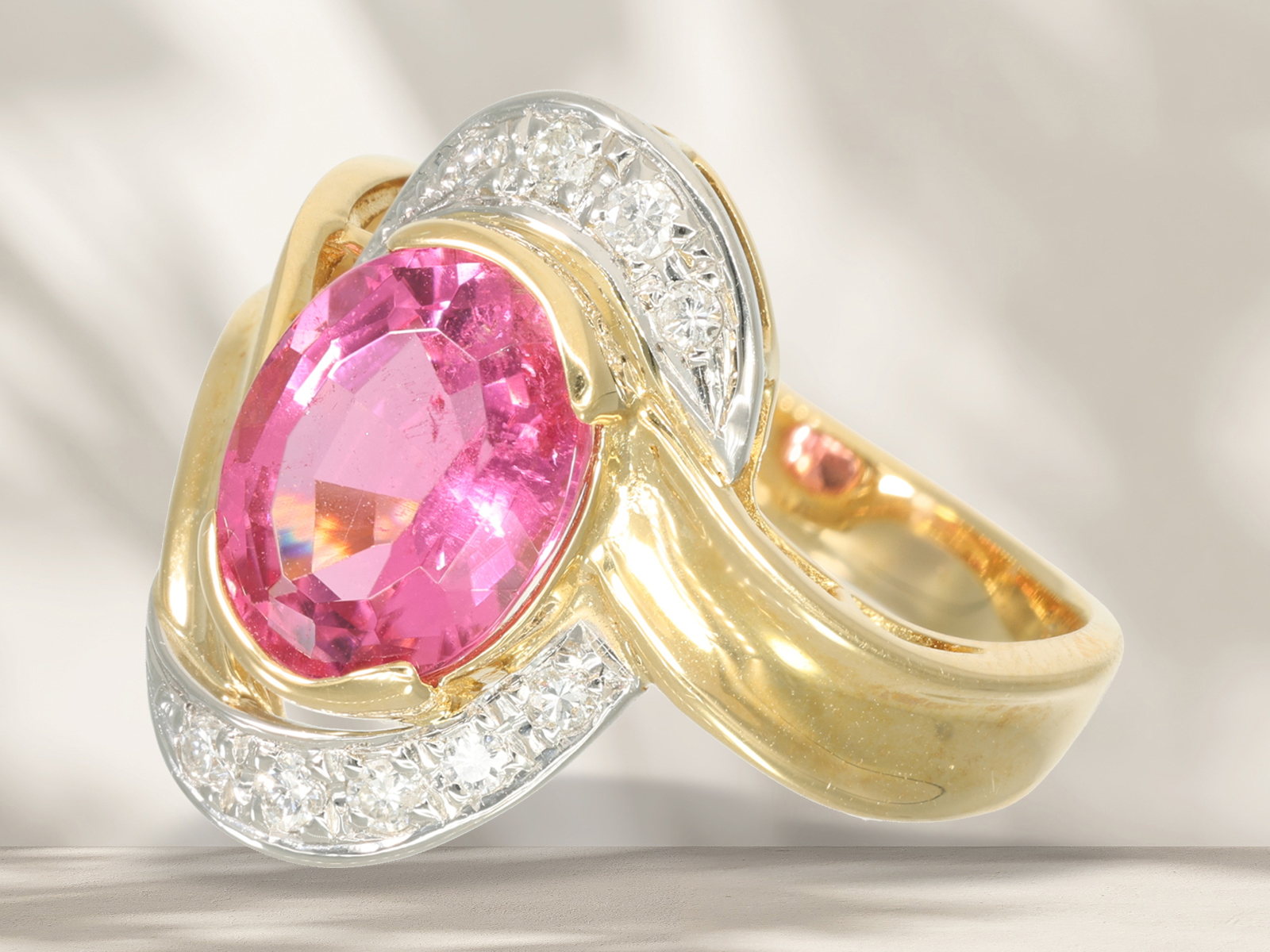 Ring: goldsmith ring with a rare "intense pink" tourmaline and brilliant-cut diamonds - Image 2 of 5