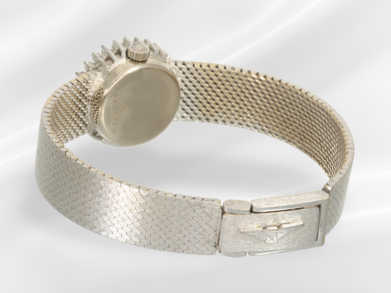 Armbanduhr: weißgoldene vintage Damenuhr aus dem Hause Longines mit Brillantlünette - Bild 4 aus 4