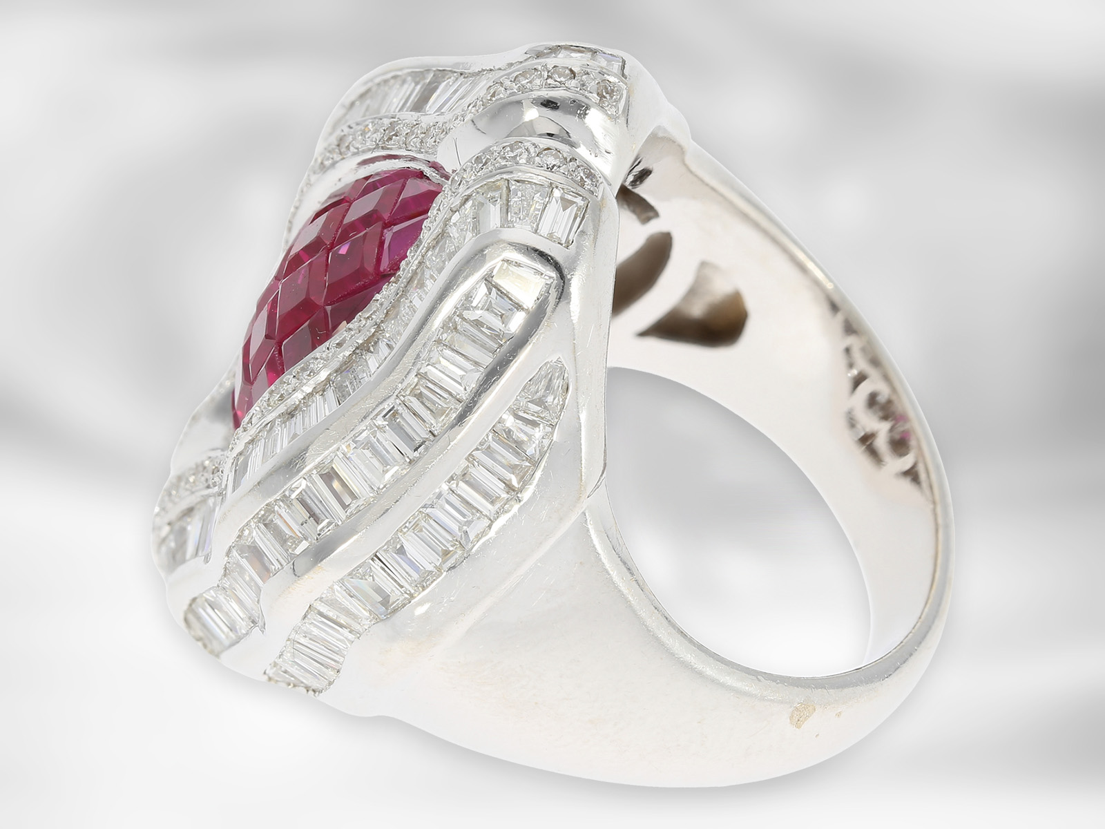 Ring: extravagant luxurious diamond/ruby ring, total approx. 5.49ct, 18K white gold, sophisticated g - Image 5 of 8