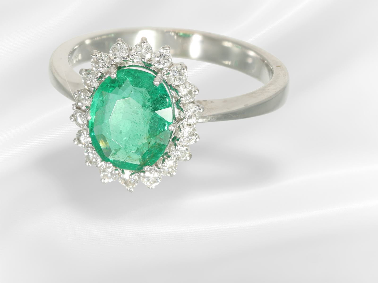 Ring: high-quality, formerly very expensive emerald/brilliant-cut diamond ring from Wempe, approx. 1 - Image 2 of 4