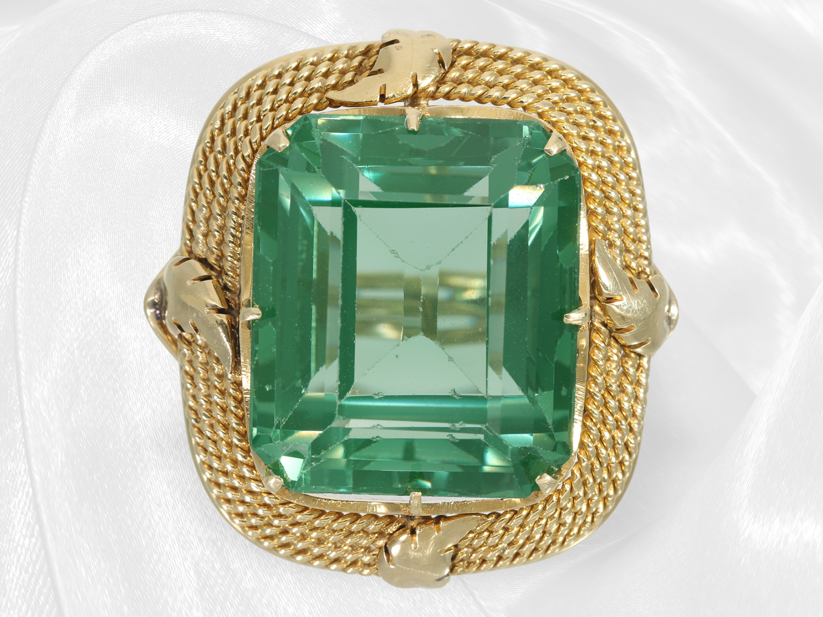 Ring: extraordinary vintage goldsmith ring with green gemstone, old 14K gold handwork - Image 2 of 5