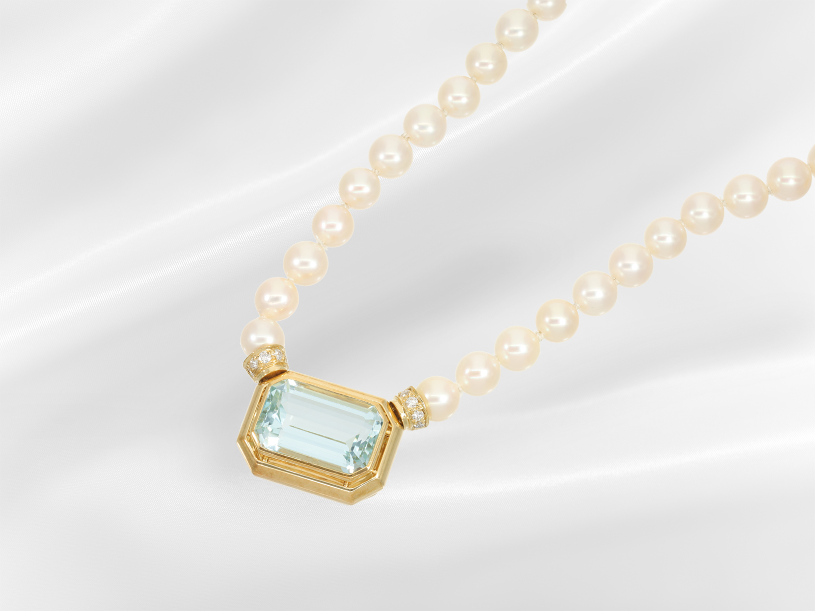 Chain/necklace: beautiful aquamarine/brilliant-cut diamond cultured pearl necklace with matching ear - Image 3 of 7
