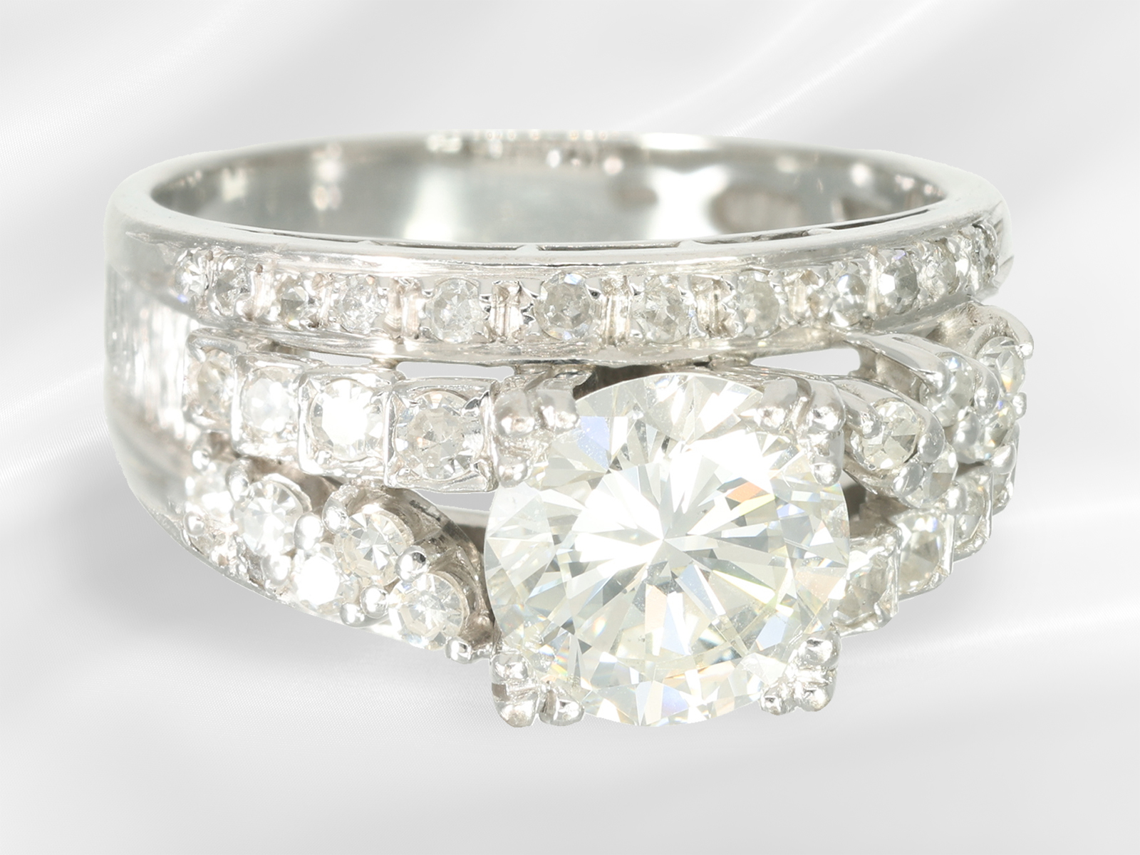 Ring: precious brilliant-cut diamond/diamond gold ring, large fine brilliant-cut diamond approx. 1.8 - Image 6 of 6