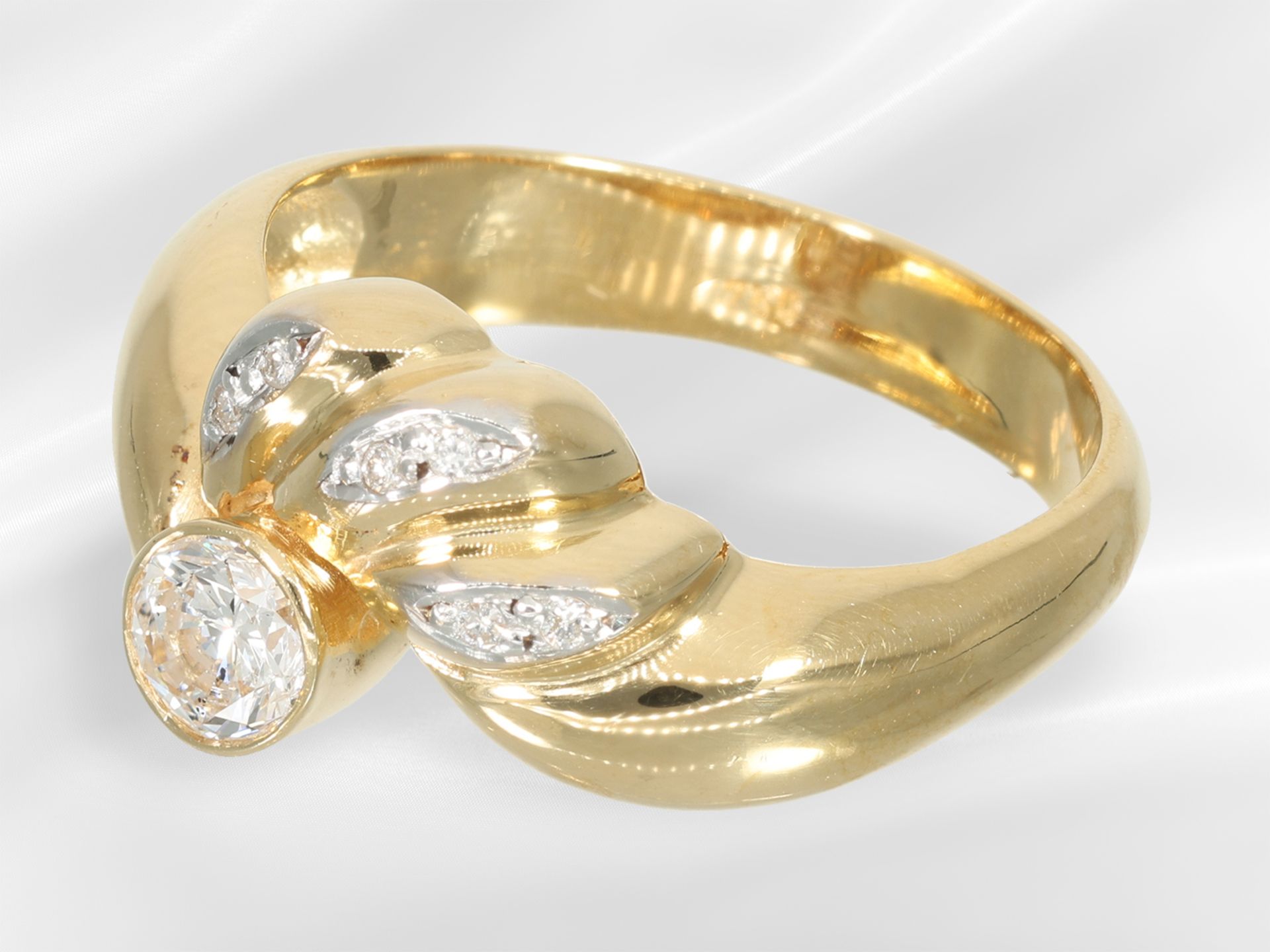 Ring: vintage Brillant-Goldschmiedering, ca. 0,41ct Brillanten - Bild 2 aus 4