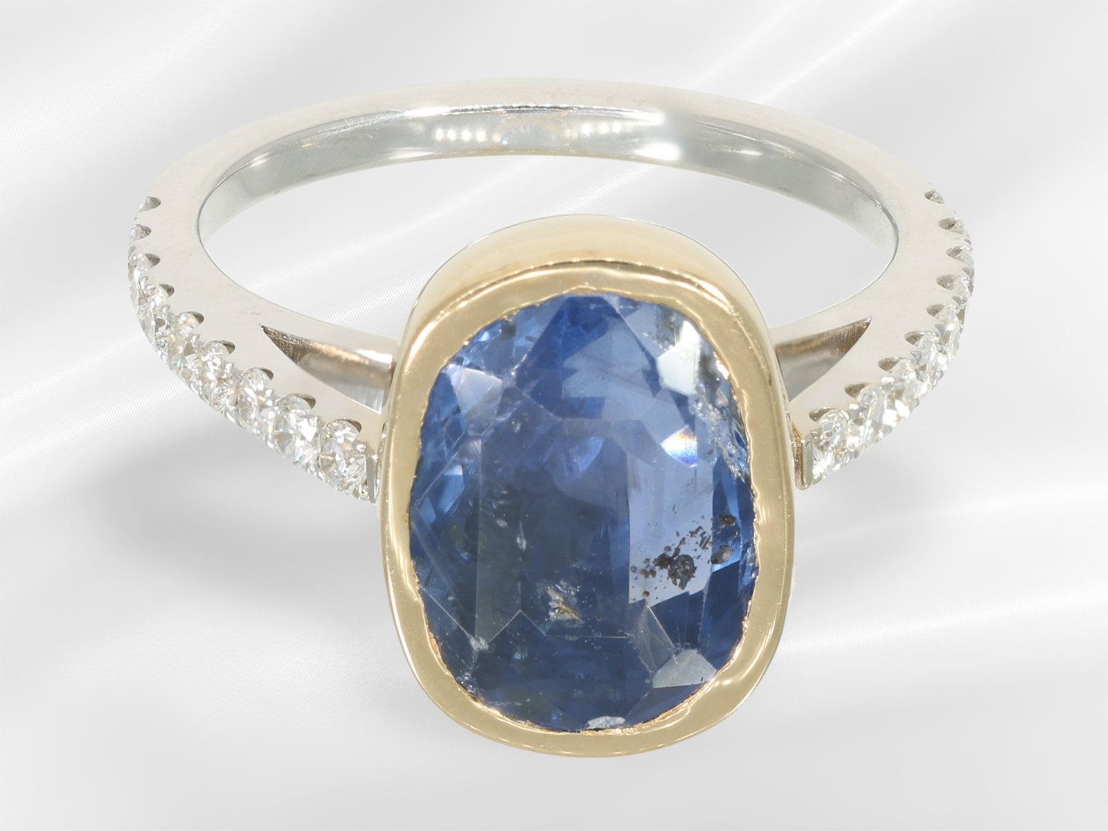 Ring: high-quality brilliant-cut diamond ring with precious sapphire, approx. 6.91ct - Image 3 of 7
