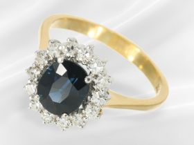 Ring: attraktiver weißgoldener Saphir/Diamant-Goldschmiede-Blütenring, ca. 2,76ct