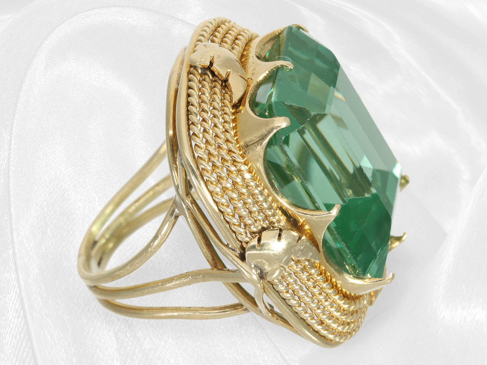 Ring: extraordinary vintage goldsmith ring with green gemstone, old 14K gold handwork - Image 4 of 5