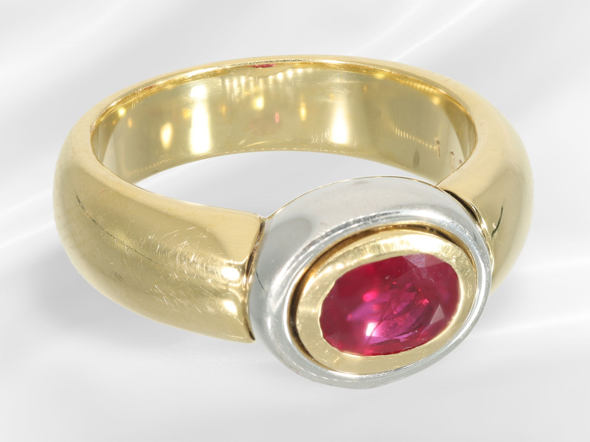 Ring: solid 18K gold ring with ruby setting, approx. 0.7ct - Image 2 of 5