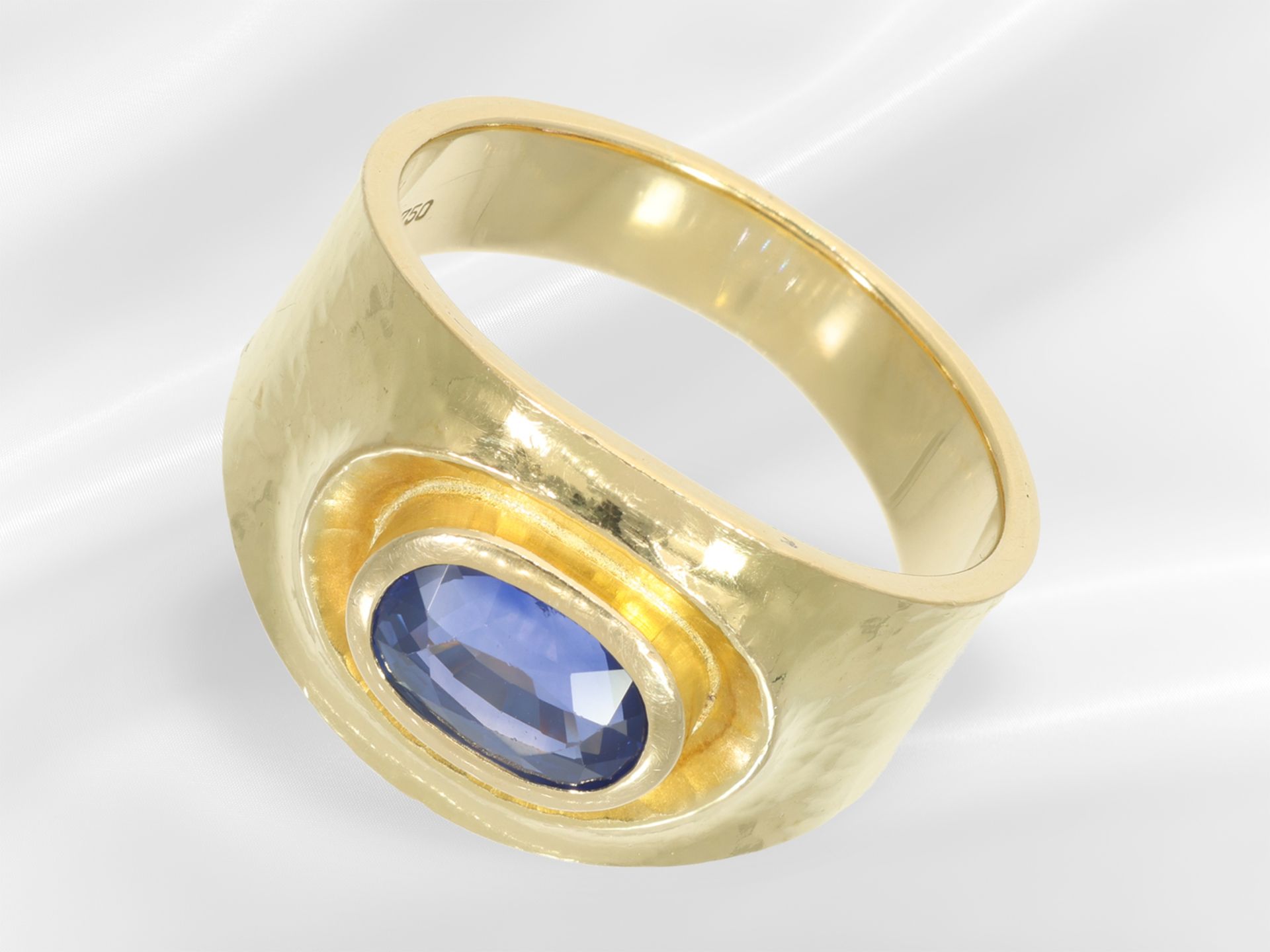 Ring: sehr schöner hochwertiger Saphirring, ca. 2ct