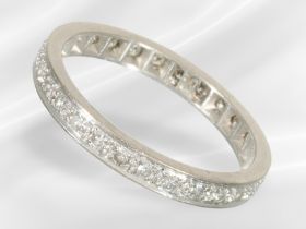 Ring: feiner Diamant-Memoire-Goldring, 18K Weißgold
