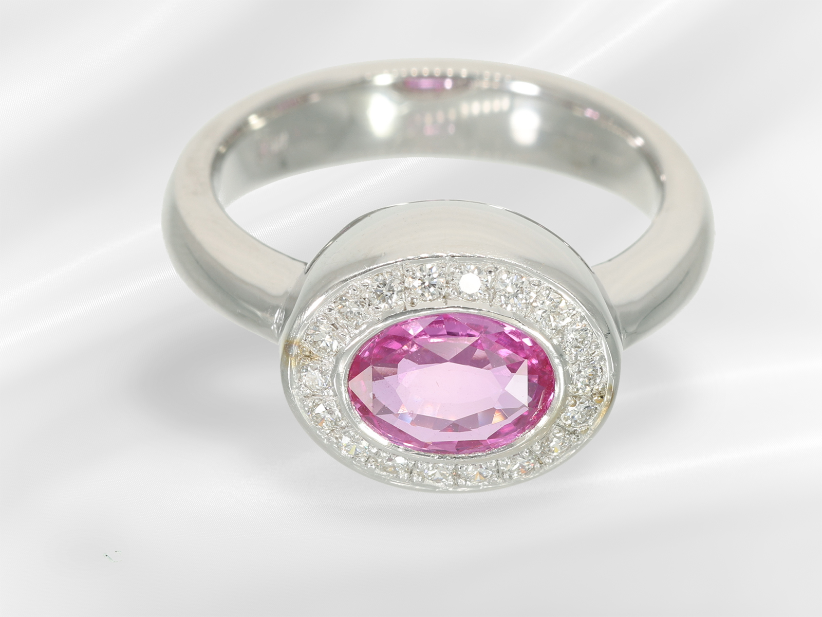 High-quality and unworn gold jewellery ring with brilliant-cut diamond/ruby setting, beautiful ruby  - Image 2 of 6