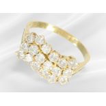 Ring: 18K gold ring set with brilliant-cut diamonds, approx. 1ct