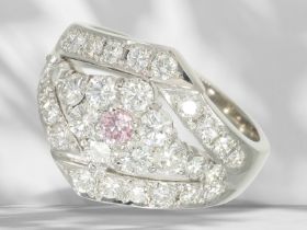 Ring: Moderner Platinring mit hochfeinem Brillantbesatz pink/wesselton
