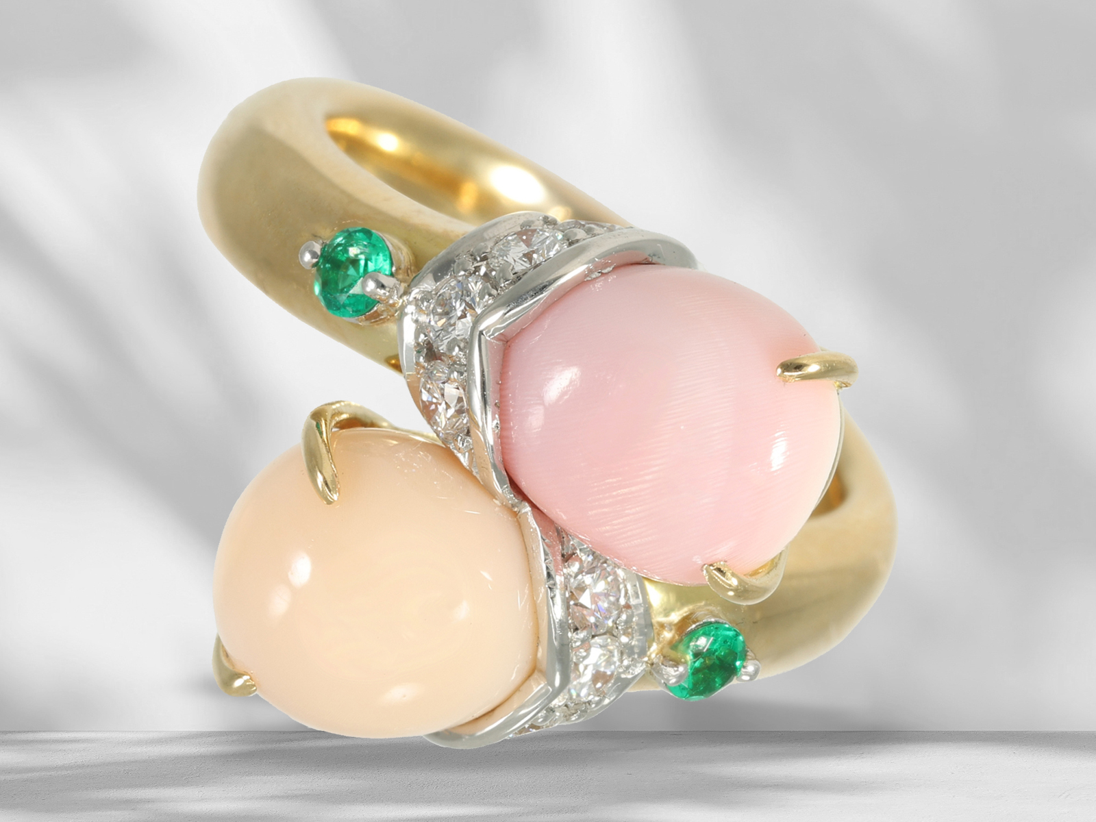 Ring: unique goldsmith ring with 2 exceptionally large natural pearls "conch", 8ct!