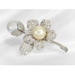 Brooch/pin: extremely decorative, floral vintage gold jewellery with pearls and brilliant-cut diamon