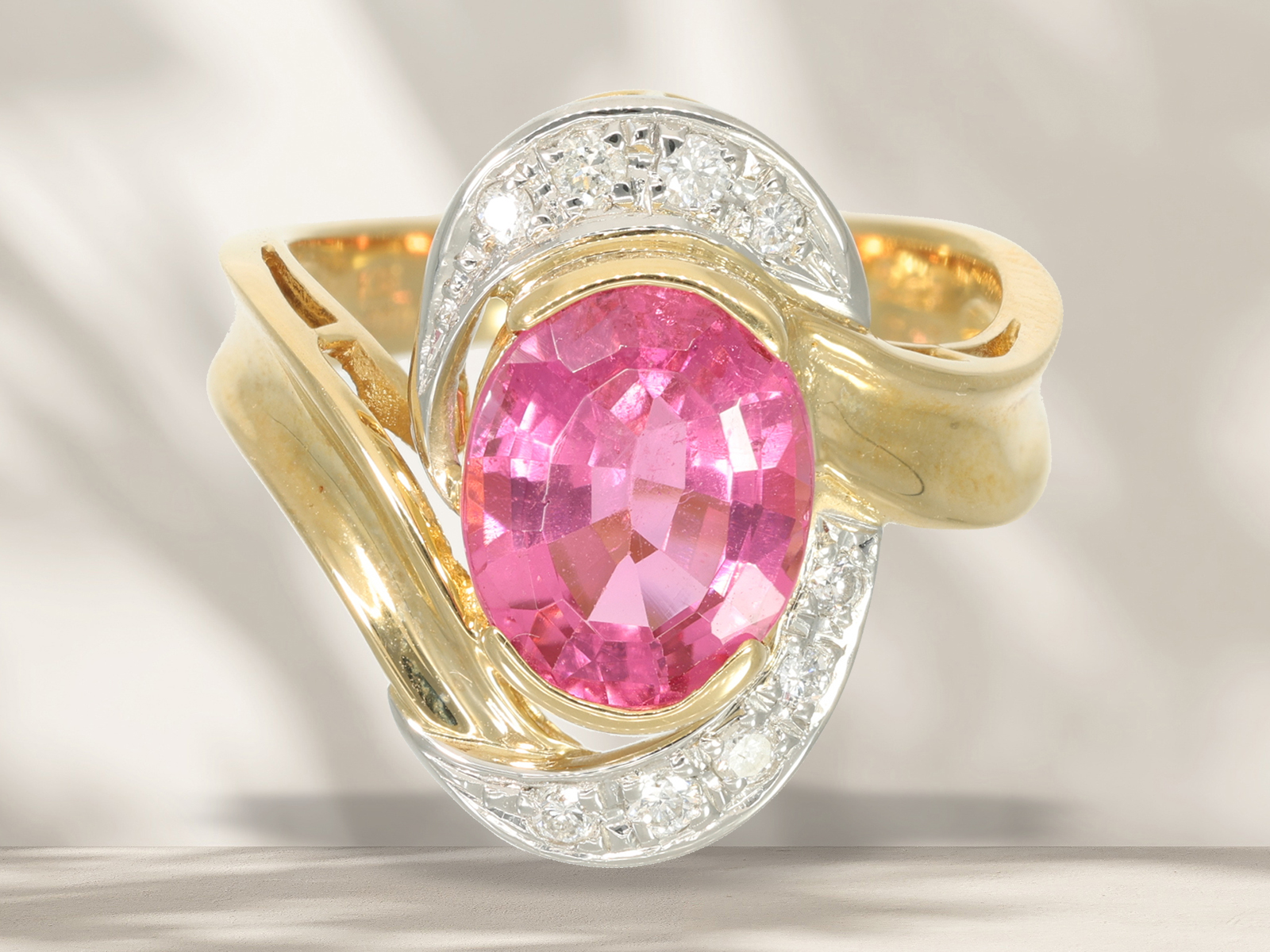 Ring: goldsmith ring with a rare "intense pink" tourmaline and brilliant-cut diamonds - Image 3 of 5