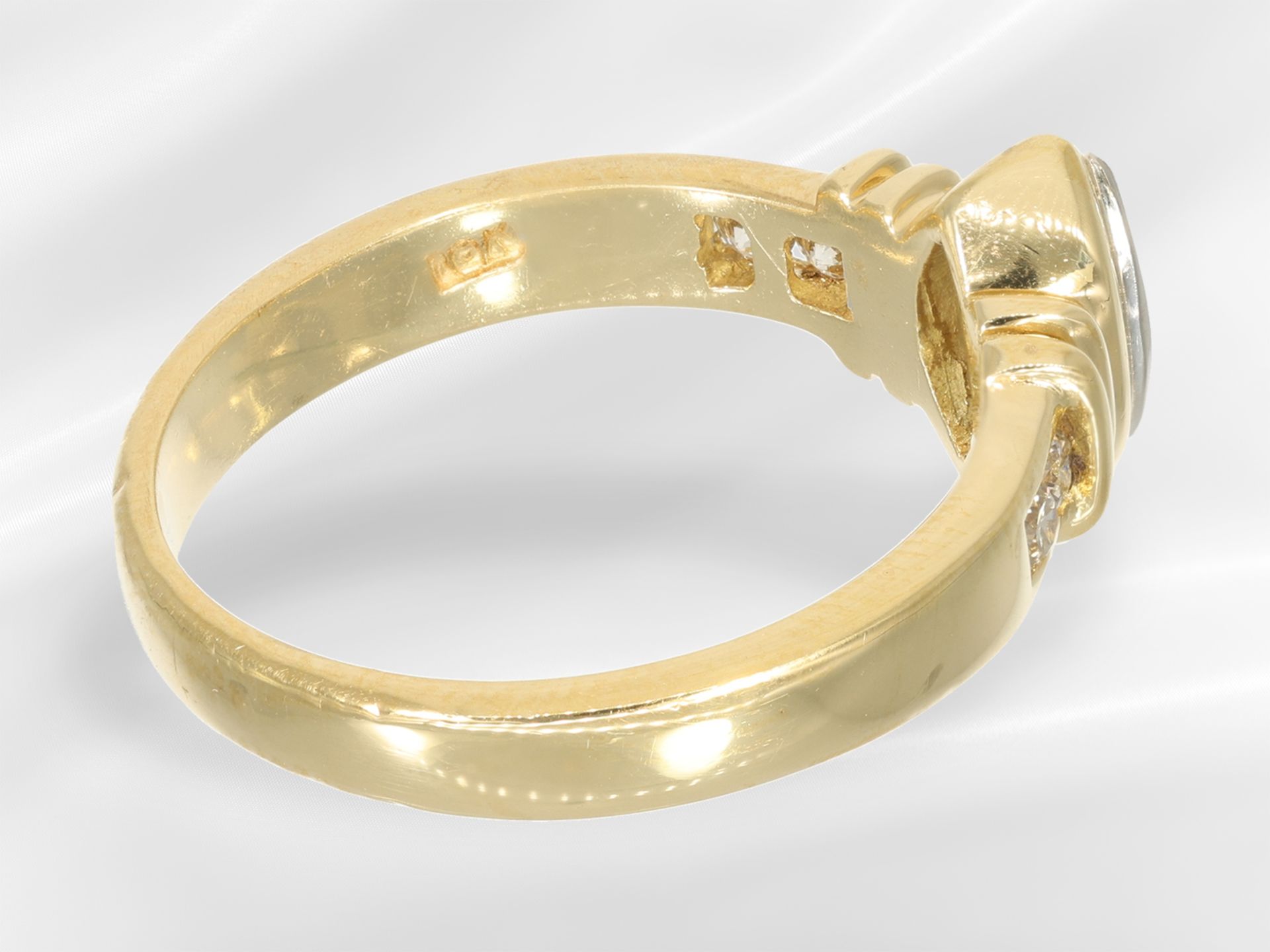 Ring: vintage Diamant/Brillant-Goldschmiedering, Navette-Diamant von ca. 0,2ct - Bild 4 aus 4